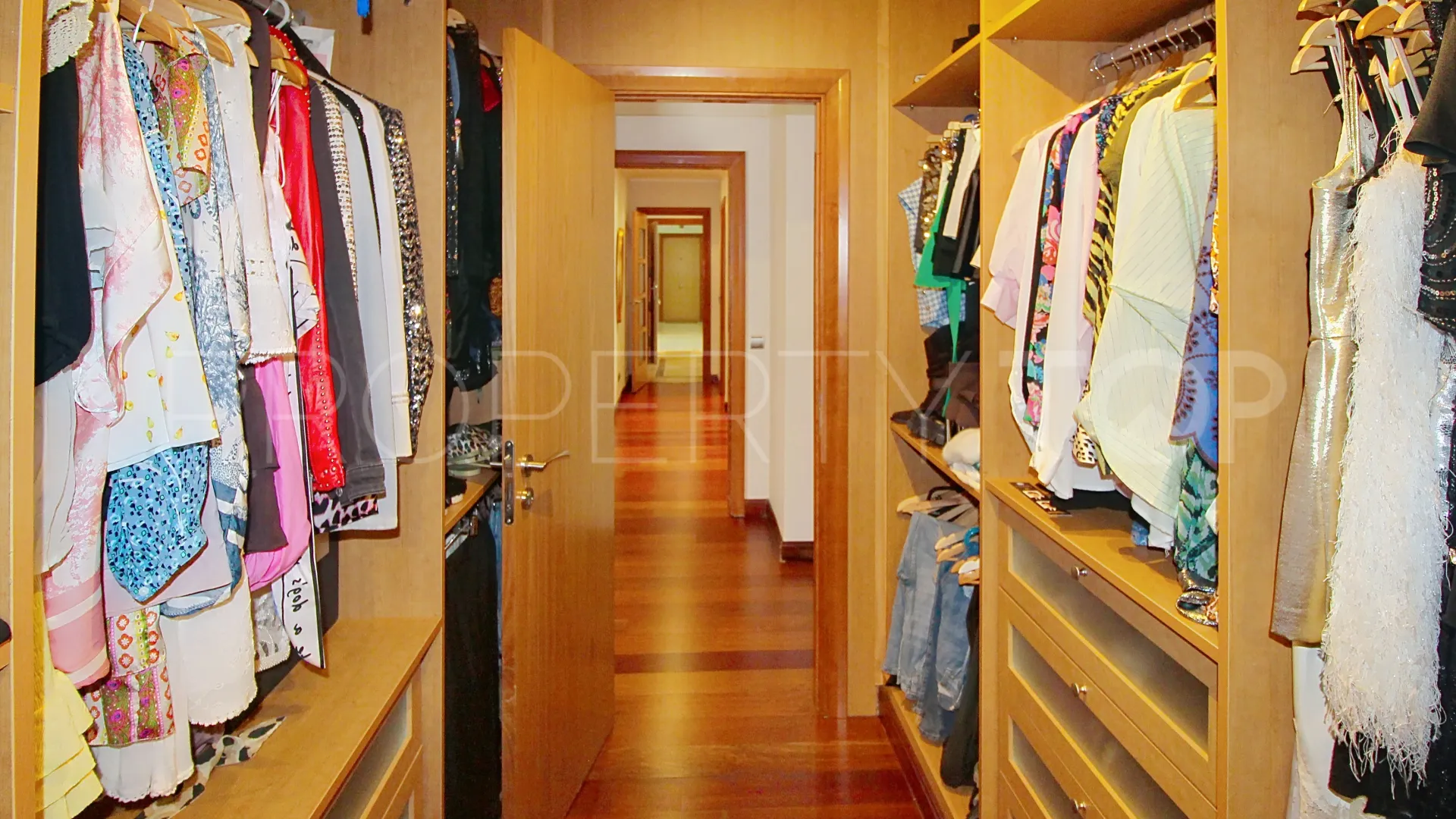 Ground floor apartment with 3 bedrooms for sale in El Embrujo Banús