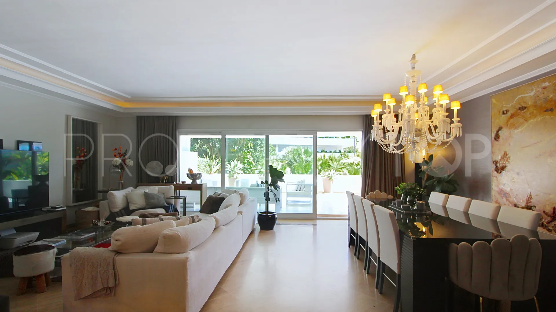 Ground floor apartment with 3 bedrooms for sale in El Embrujo Banús