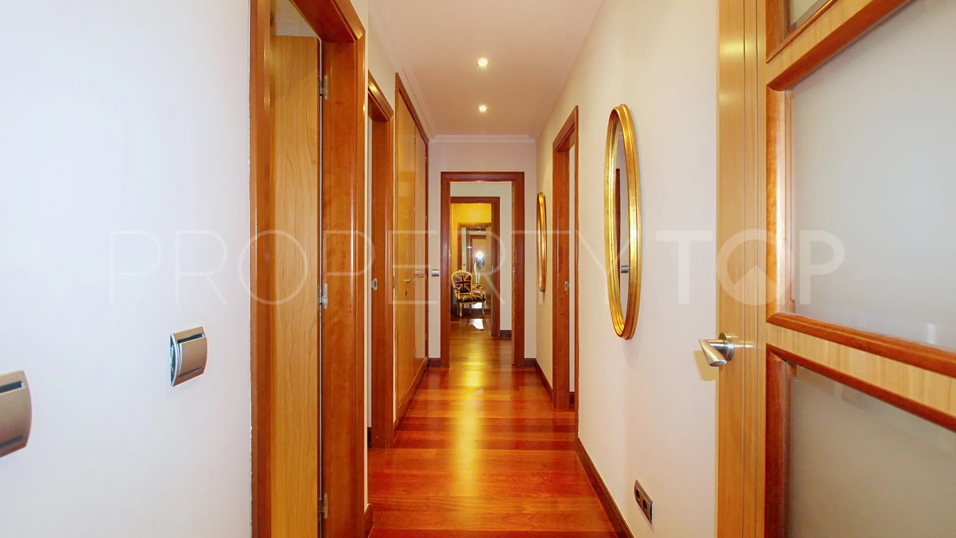 Ground floor apartment with 3 bedrooms for sale in El Embrujo Banús