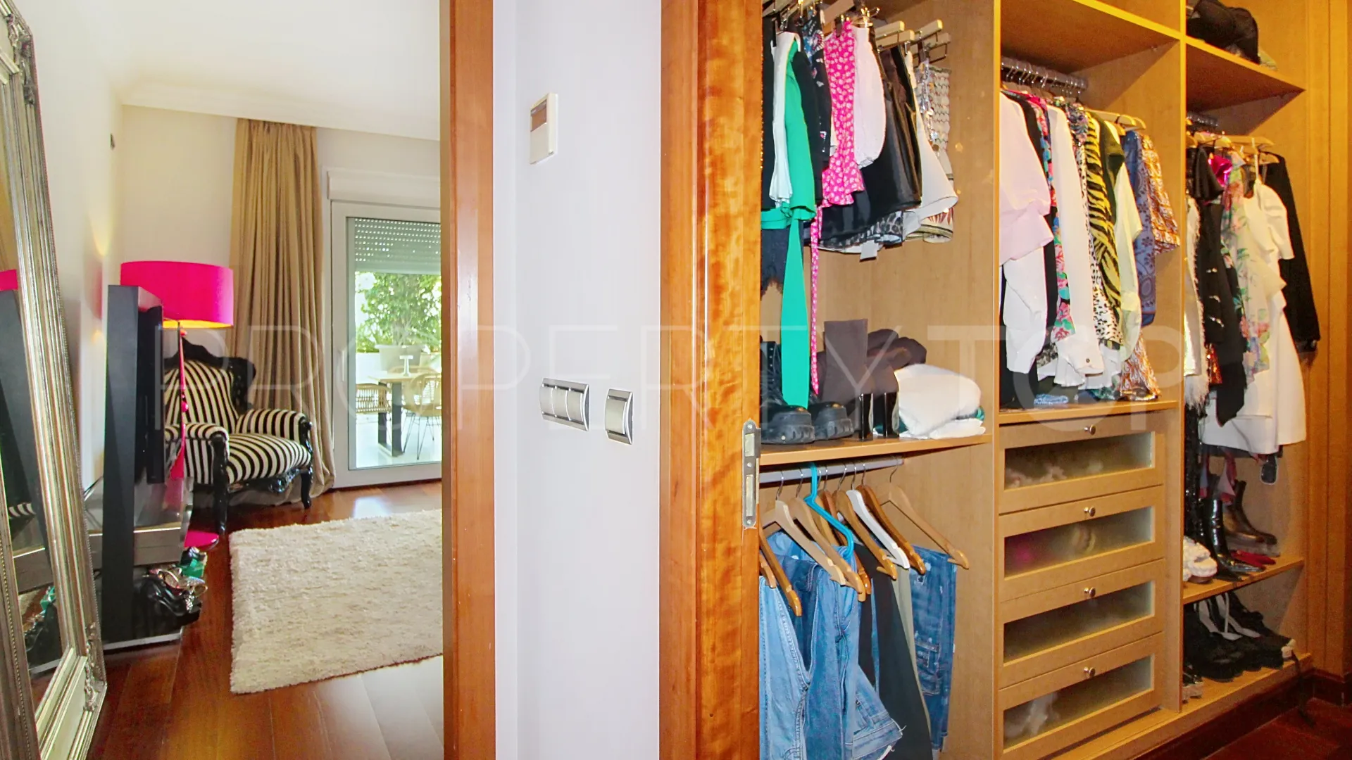 Ground floor apartment with 3 bedrooms for sale in El Embrujo Banús
