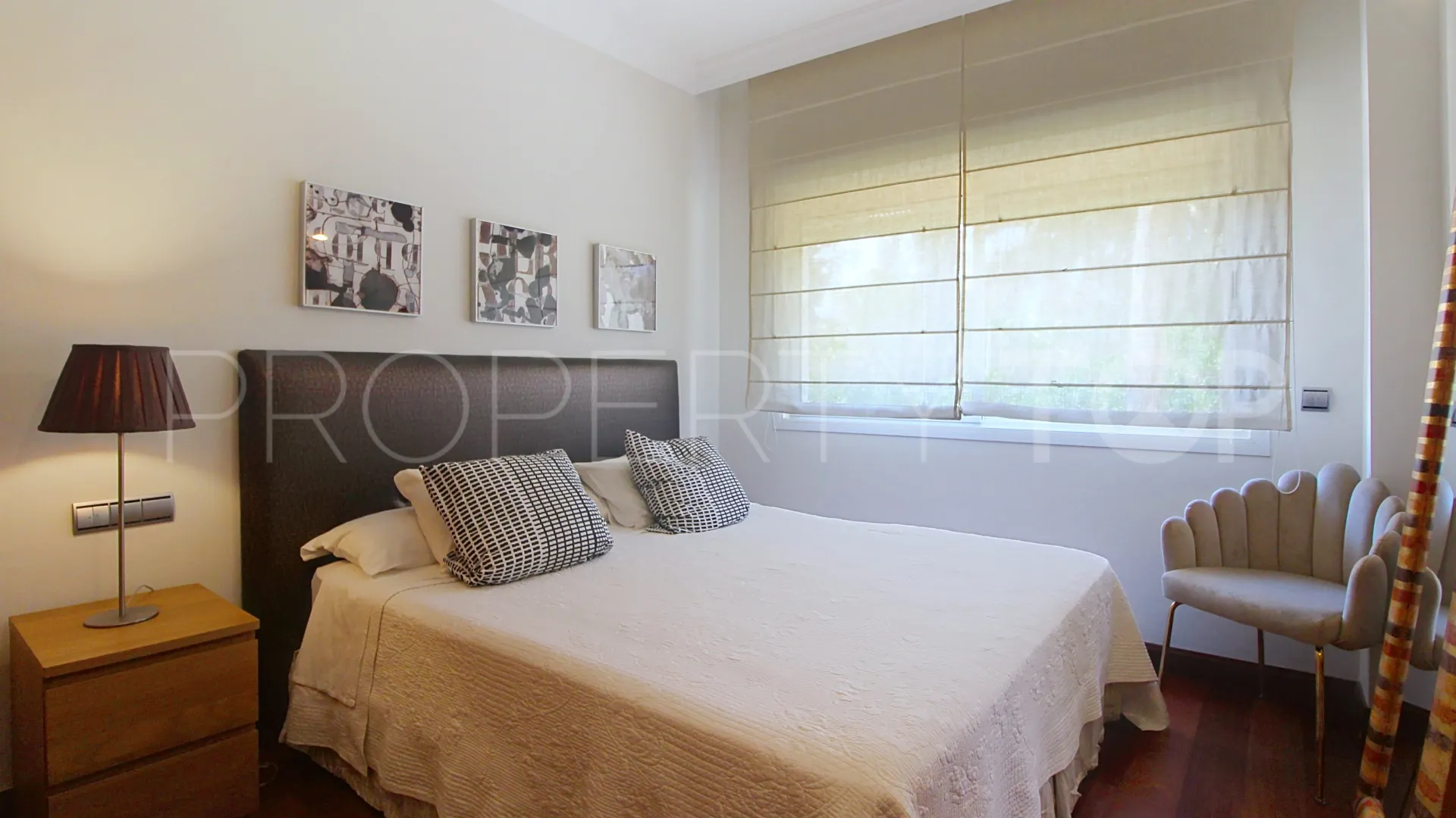 Ground floor apartment with 3 bedrooms for sale in El Embrujo Banús