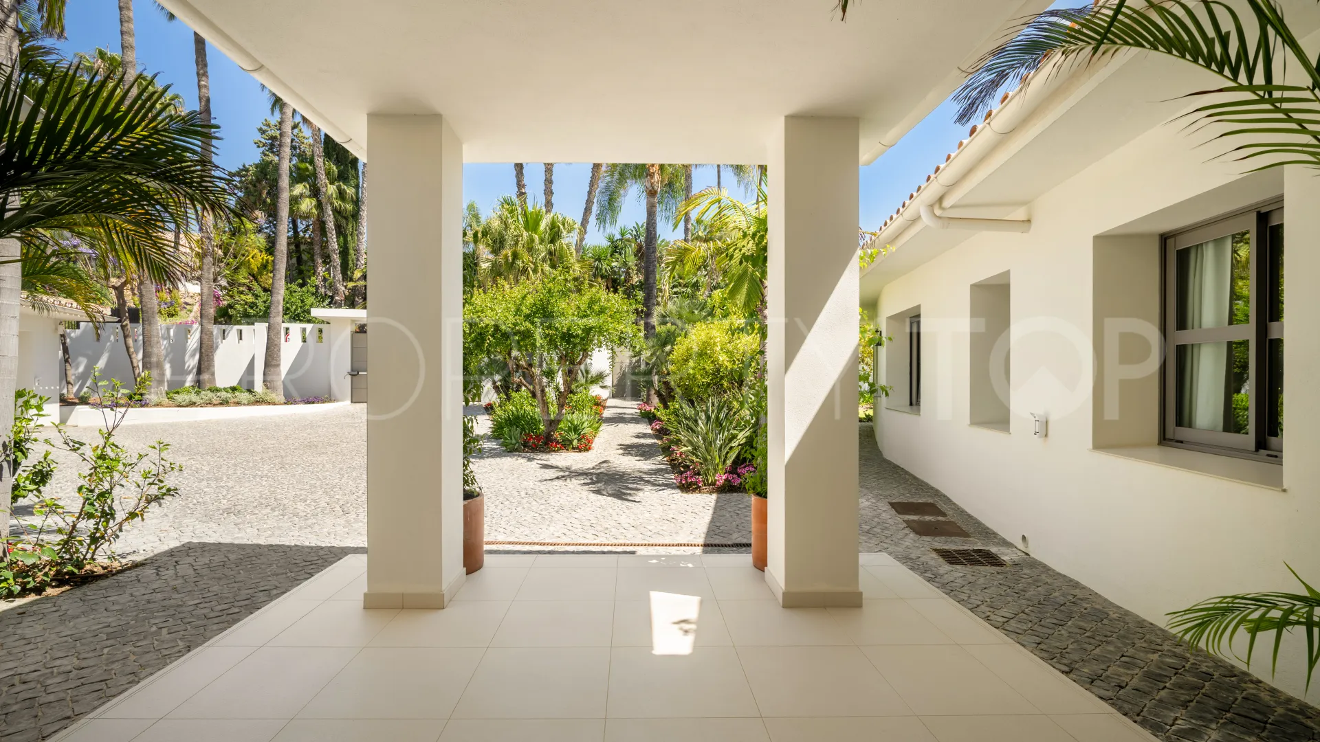 Se vende villa con 5 dormitorios en La Cerquilla