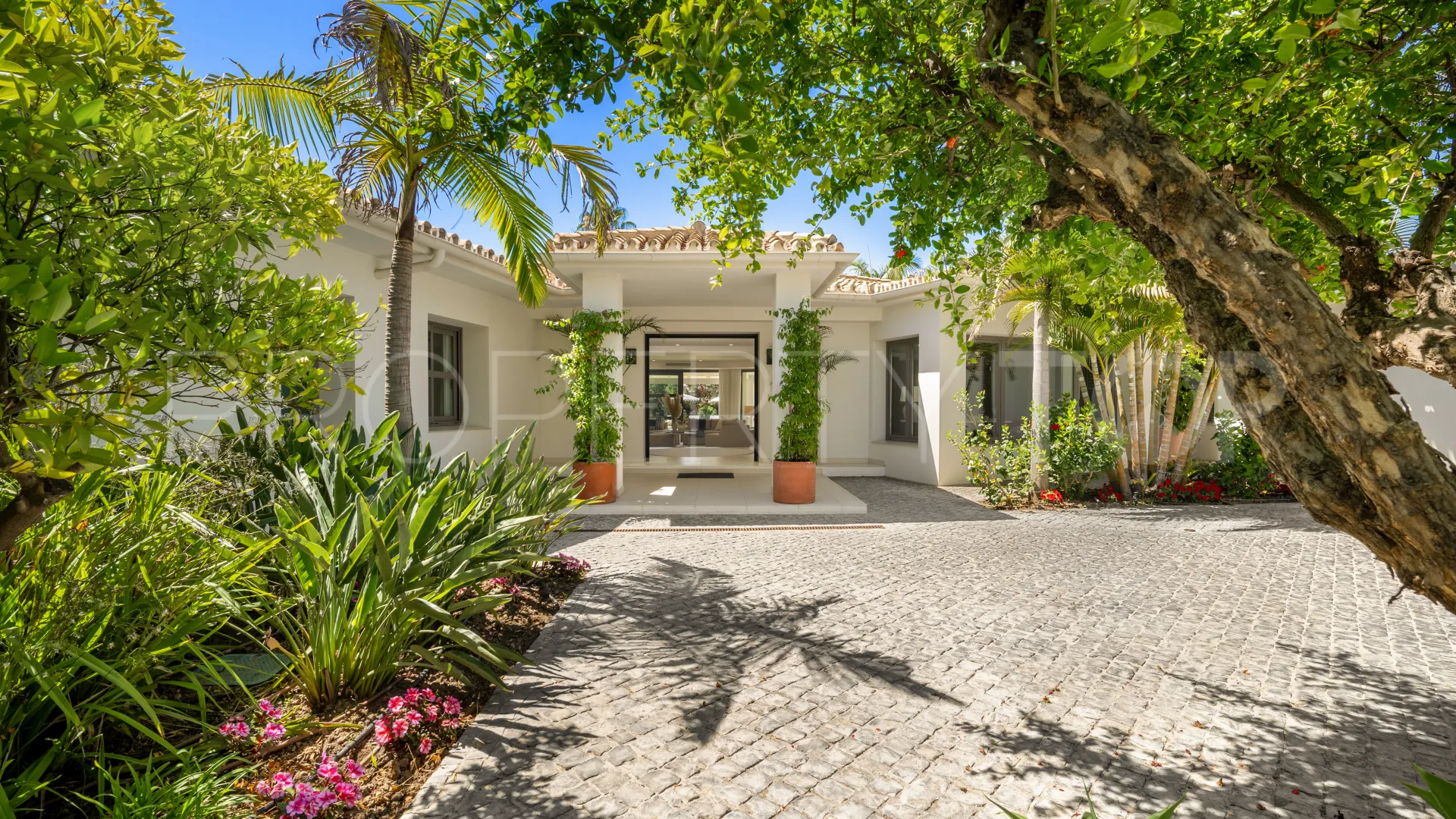 Se vende villa con 5 dormitorios en La Cerquilla