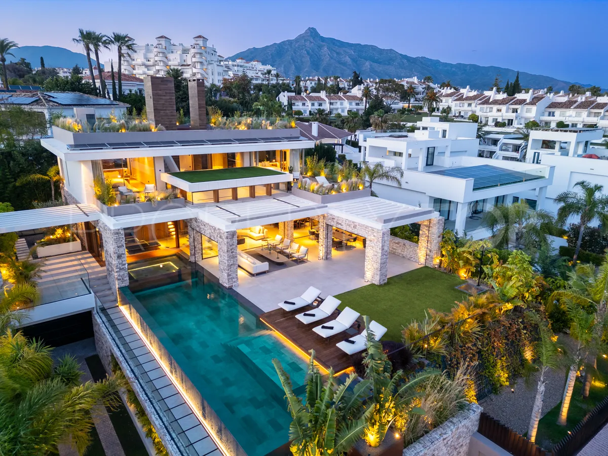 Villa en venta en Nueva Andalucia