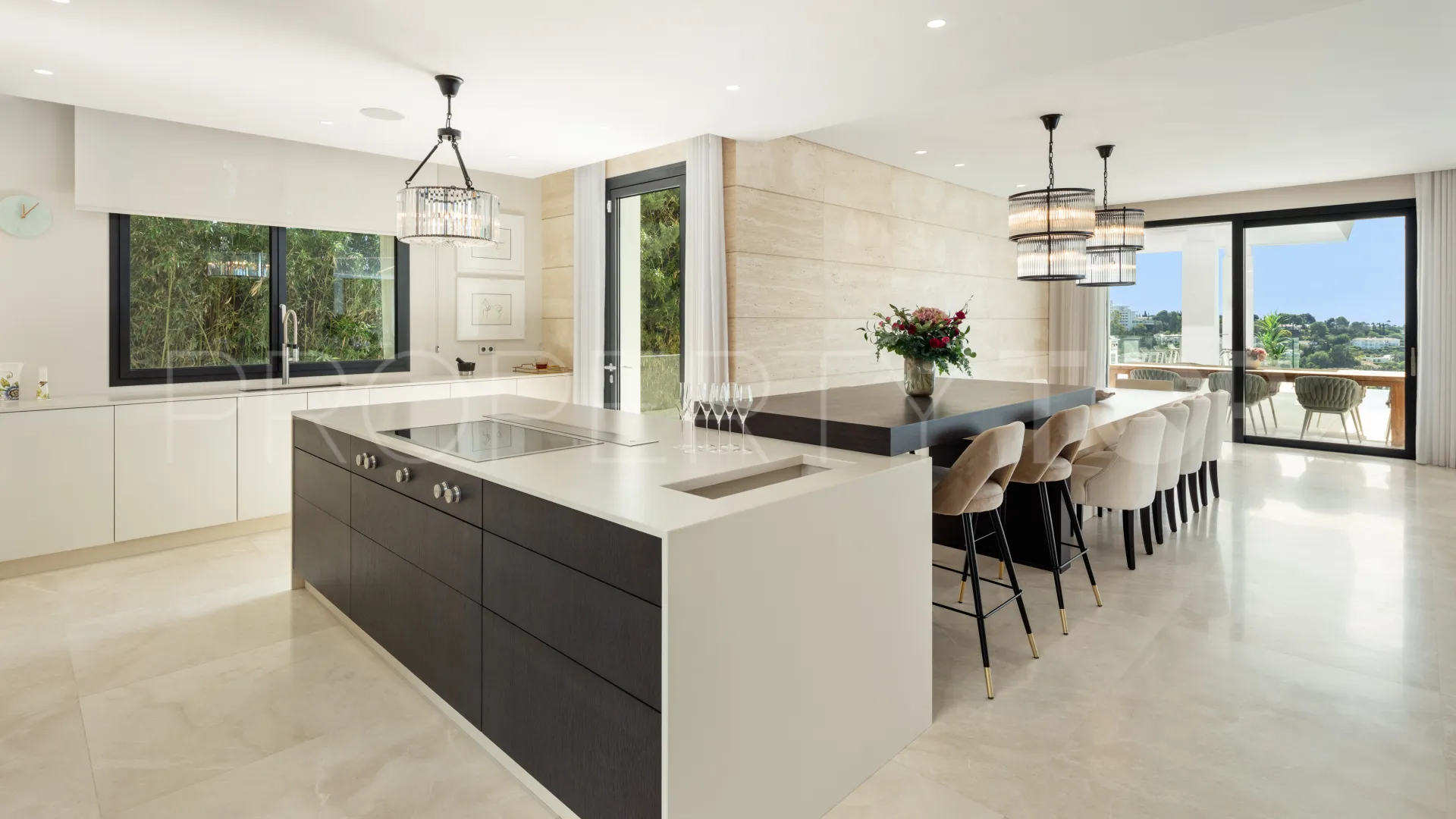 Villa de 7 dormitorios en venta en El Paraiso