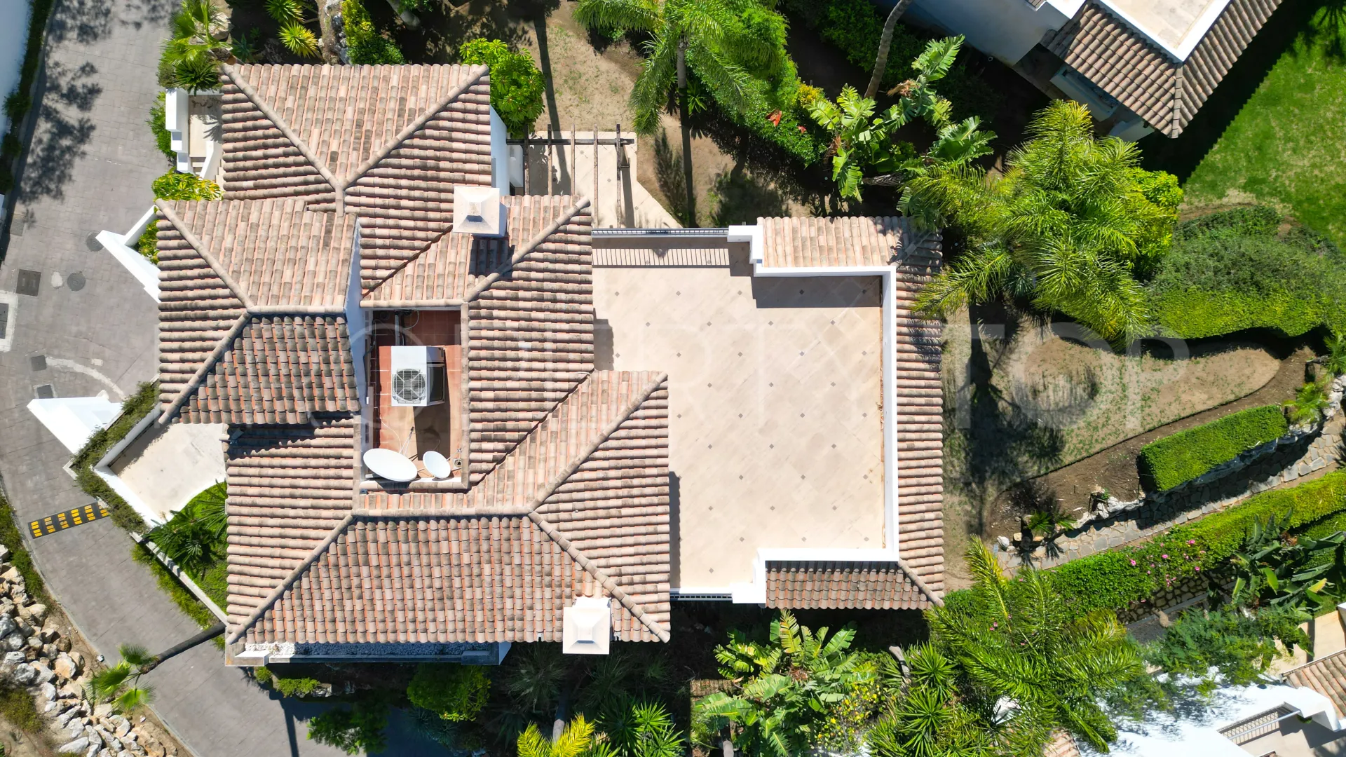 Villa for sale in Lomas de Magna Marbella with 4 bedrooms