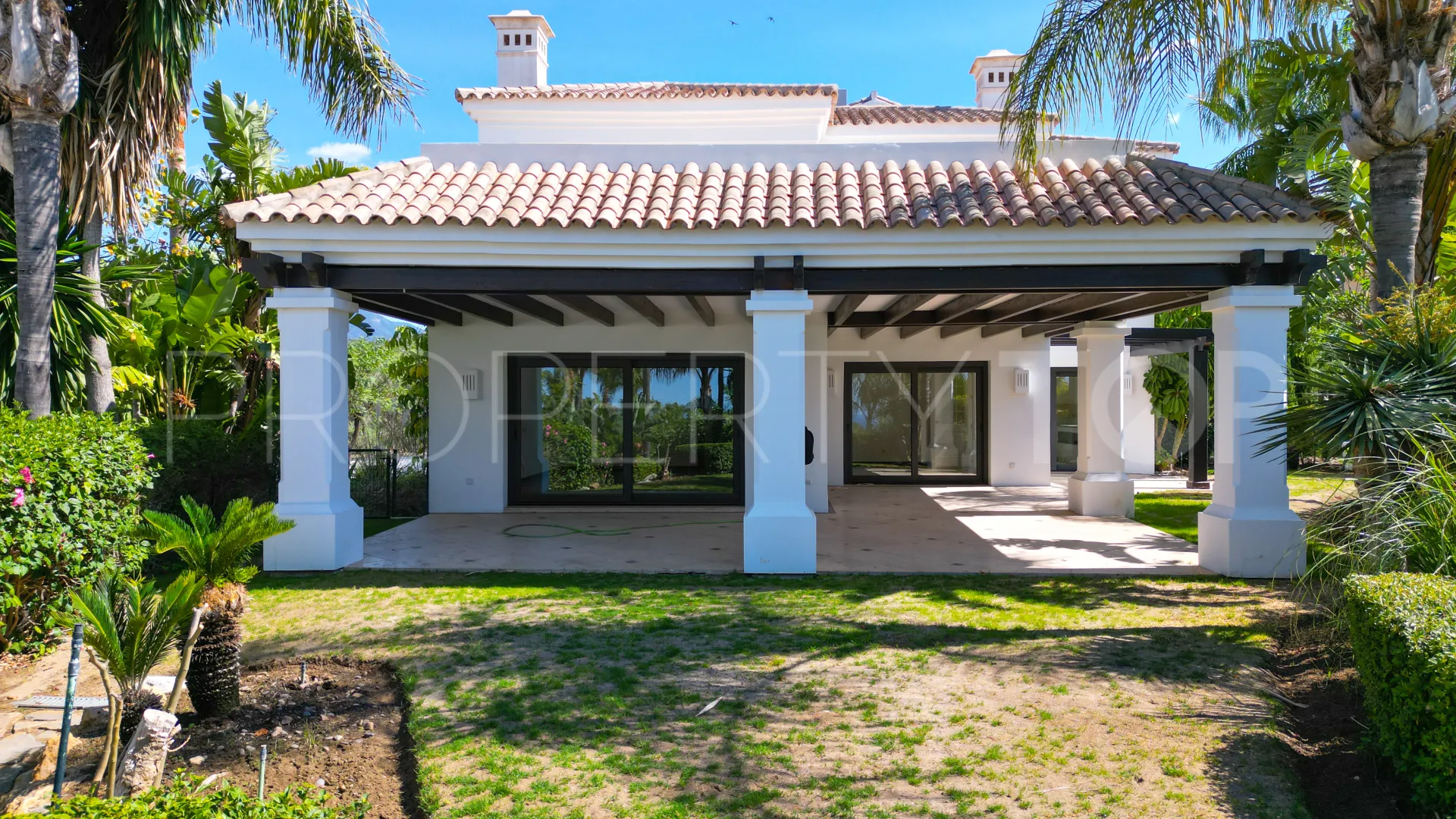 Villa for sale in Lomas de Magna Marbella with 4 bedrooms