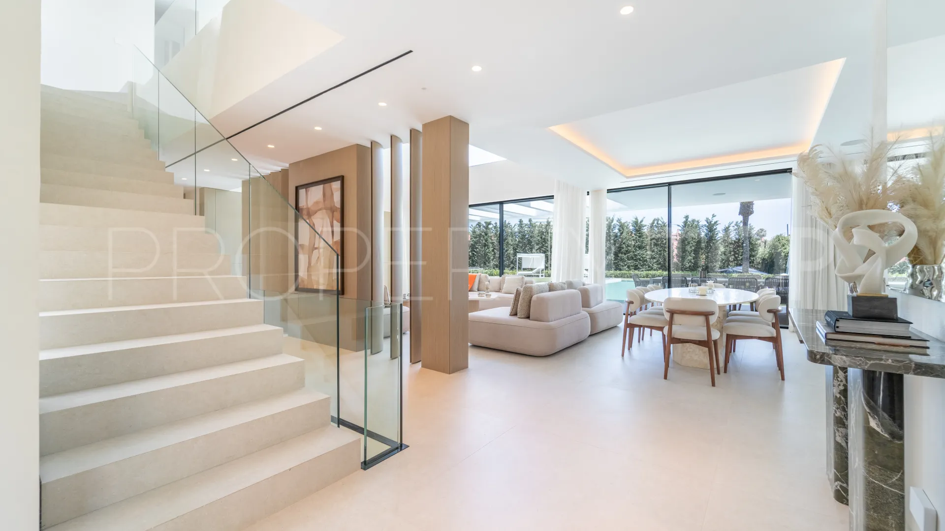 6 bedrooms villa in Los Monteros for sale