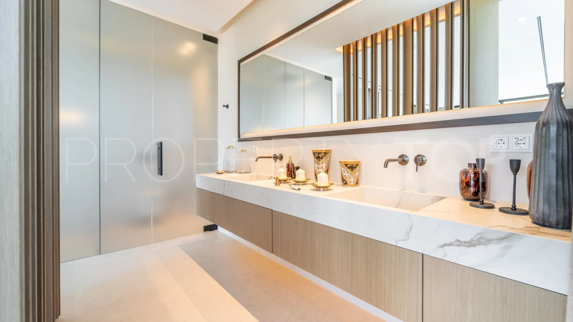 6 bedrooms villa in Los Monteros for sale