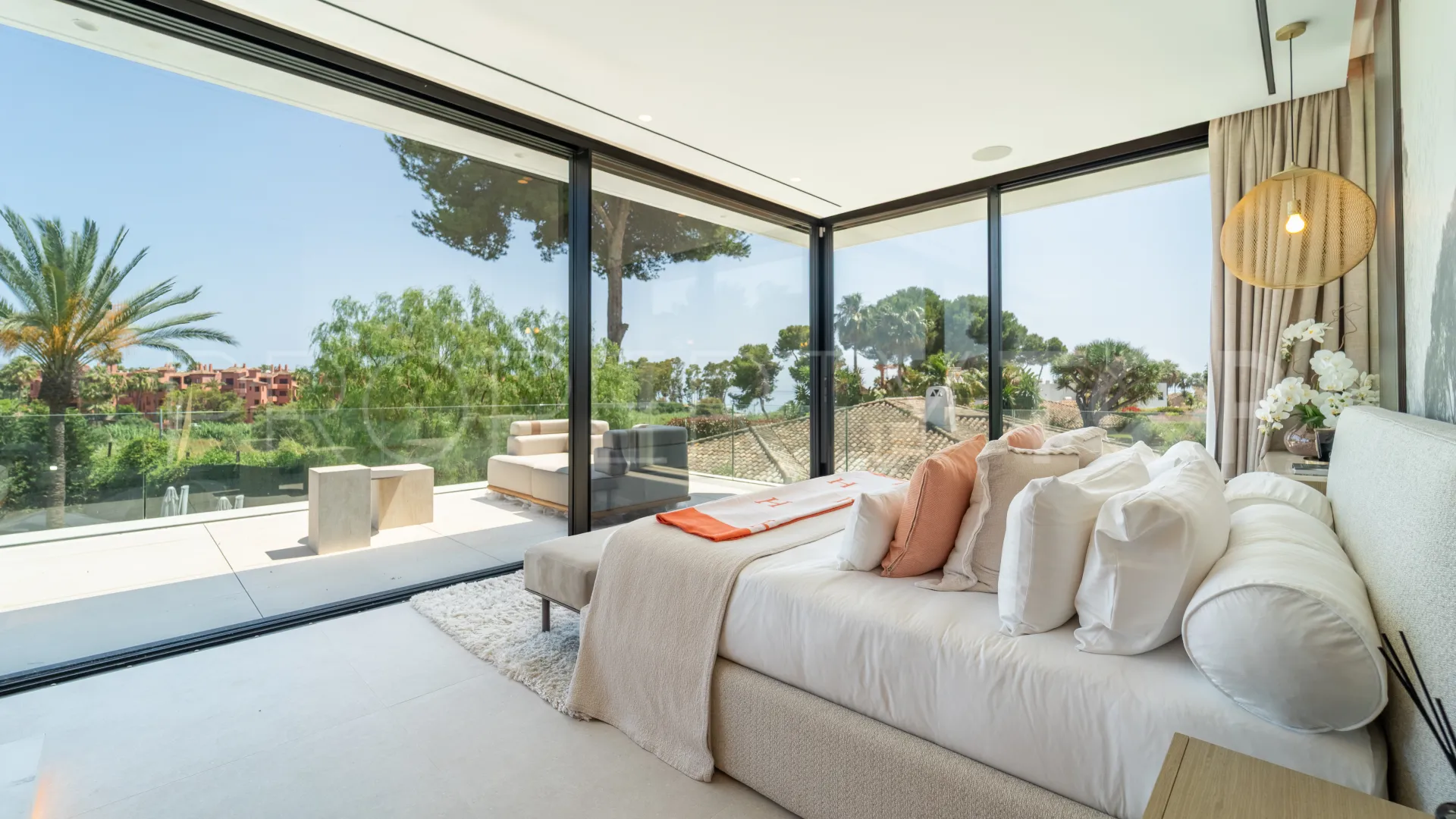 6 bedrooms villa in Los Monteros for sale