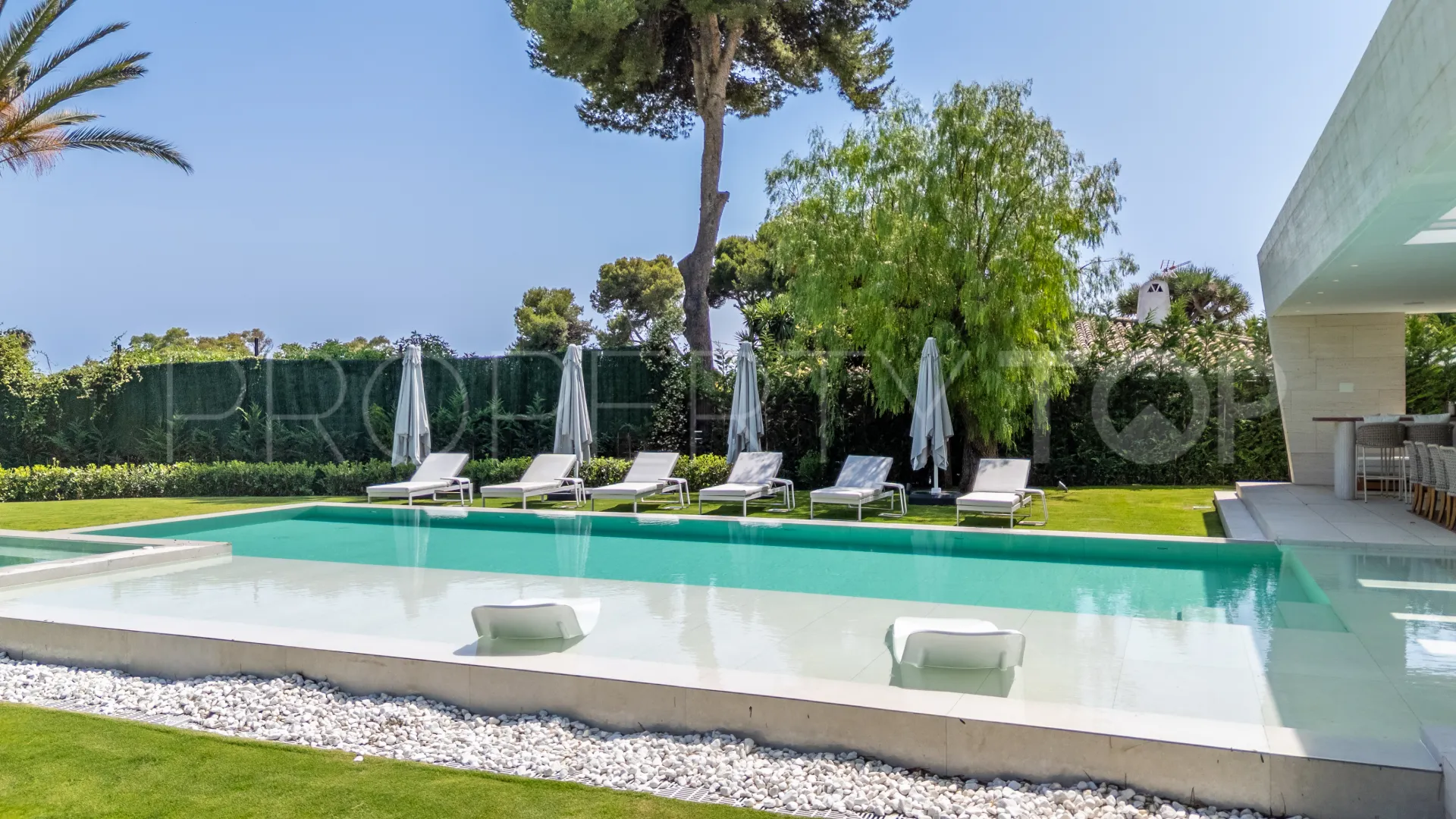 6 bedrooms villa in Los Monteros for sale