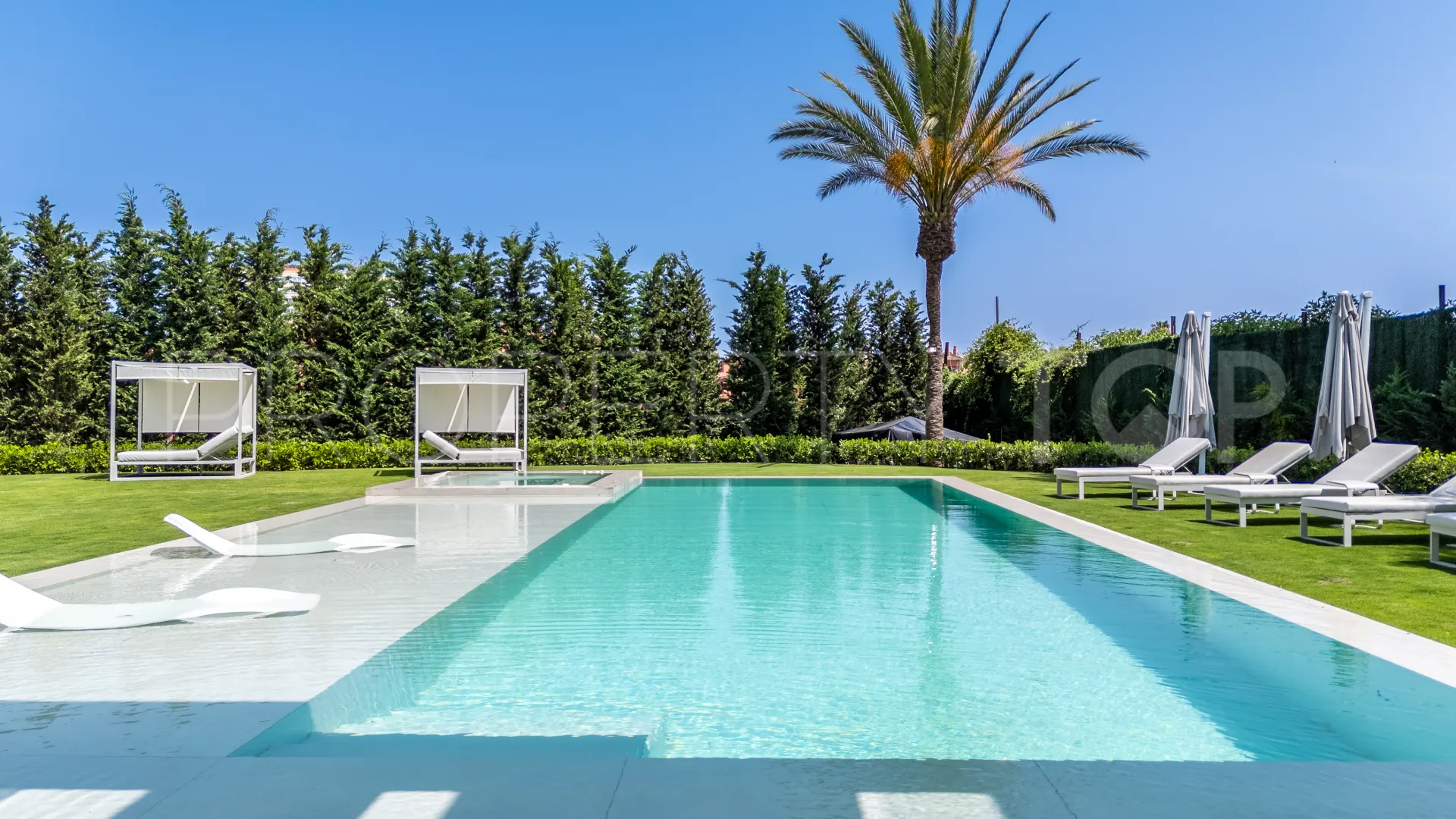 6 bedrooms villa in Los Monteros for sale