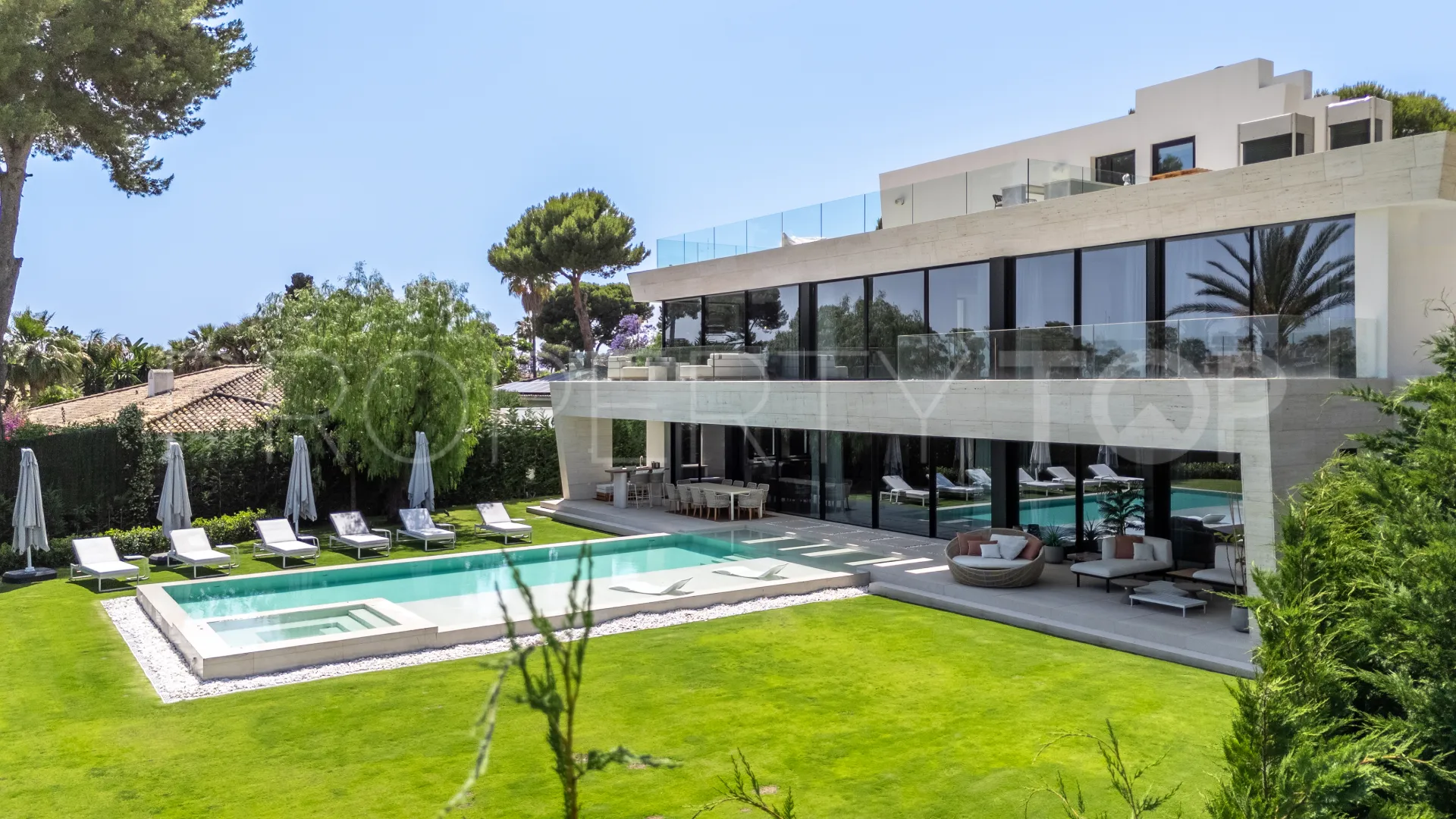 6 bedrooms villa in Los Monteros for sale