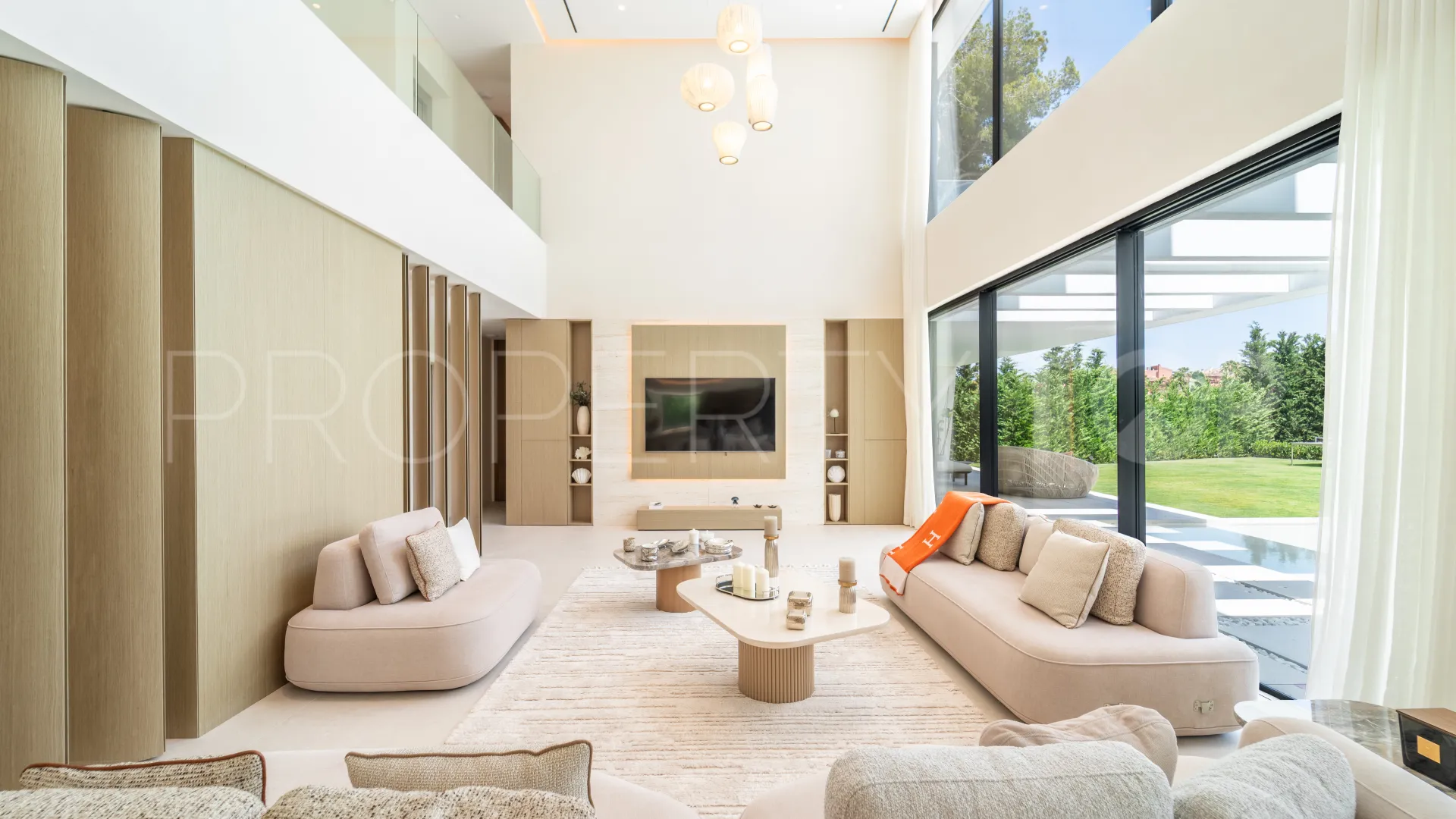 6 bedrooms villa in Los Monteros for sale