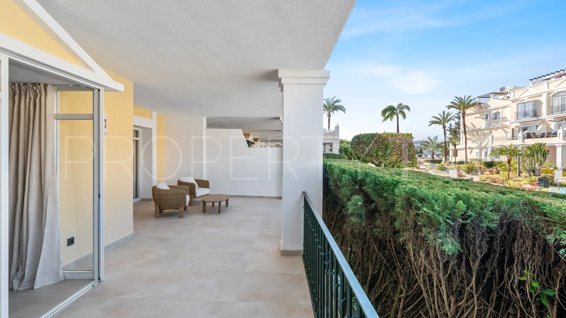 Buy ground floor apartment with 3 bedrooms in Aloha Gardens