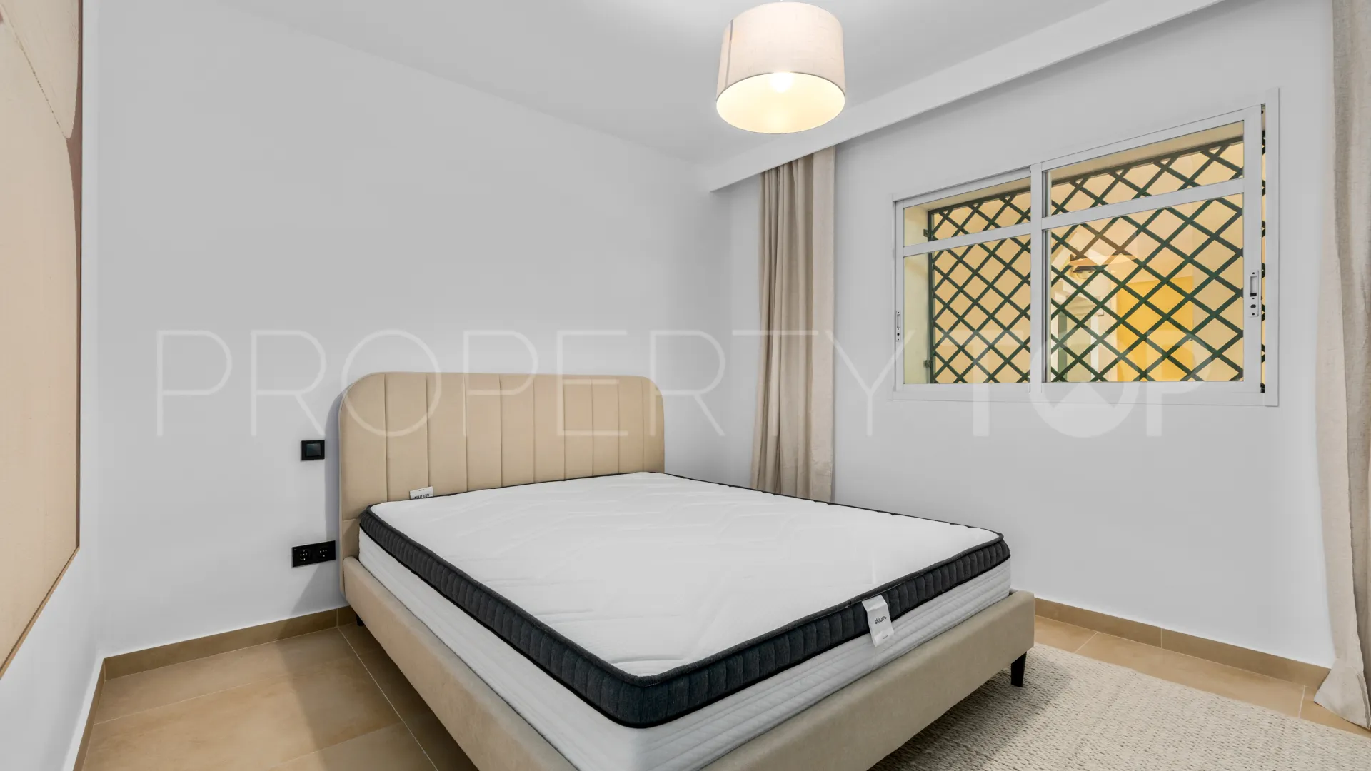 Buy ground floor apartment with 3 bedrooms in Aloha Gardens