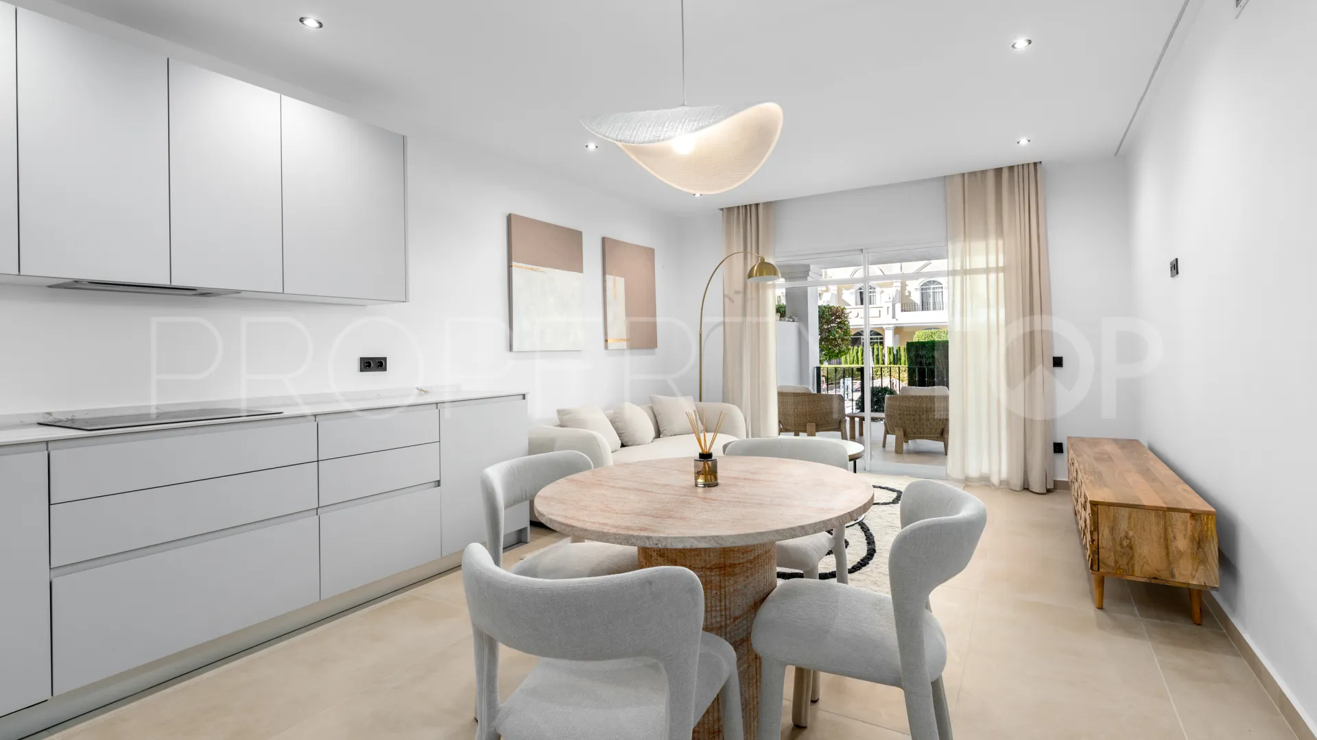 Buy ground floor apartment with 3 bedrooms in Aloha Gardens