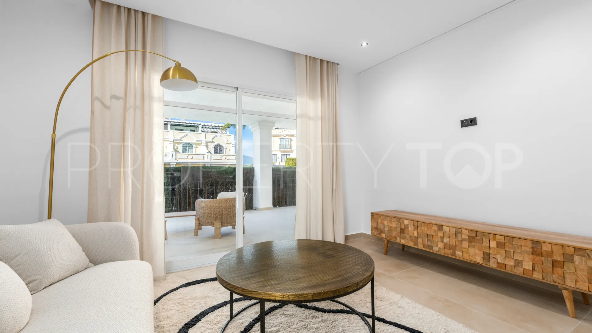 Buy ground floor apartment with 3 bedrooms in Aloha Gardens