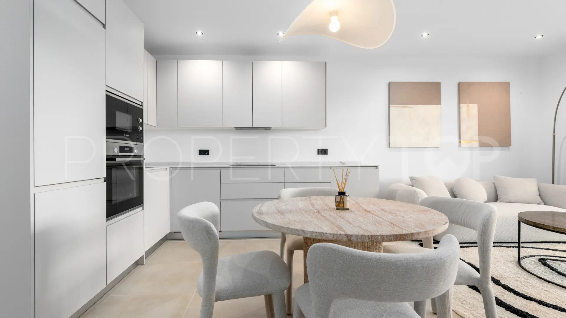 Buy ground floor apartment with 3 bedrooms in Aloha Gardens