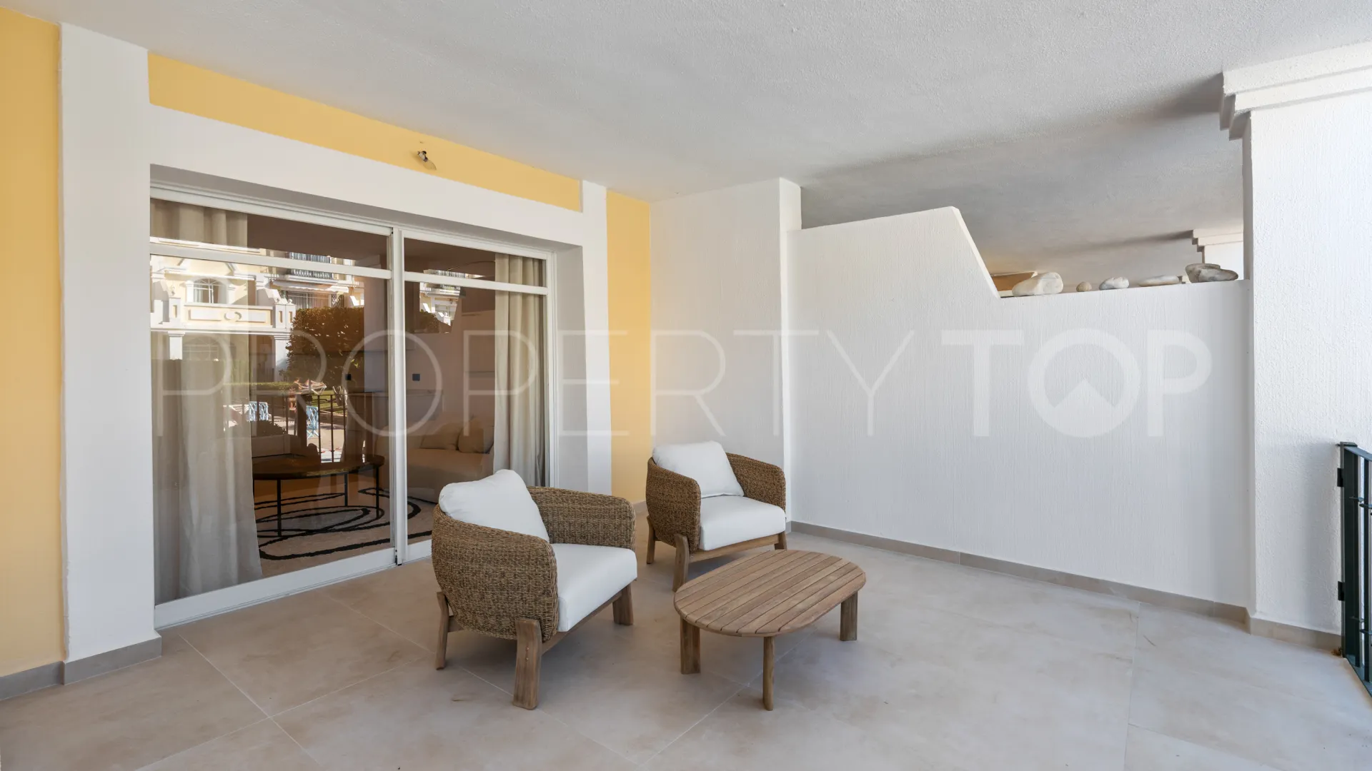 Buy ground floor apartment with 3 bedrooms in Aloha Gardens