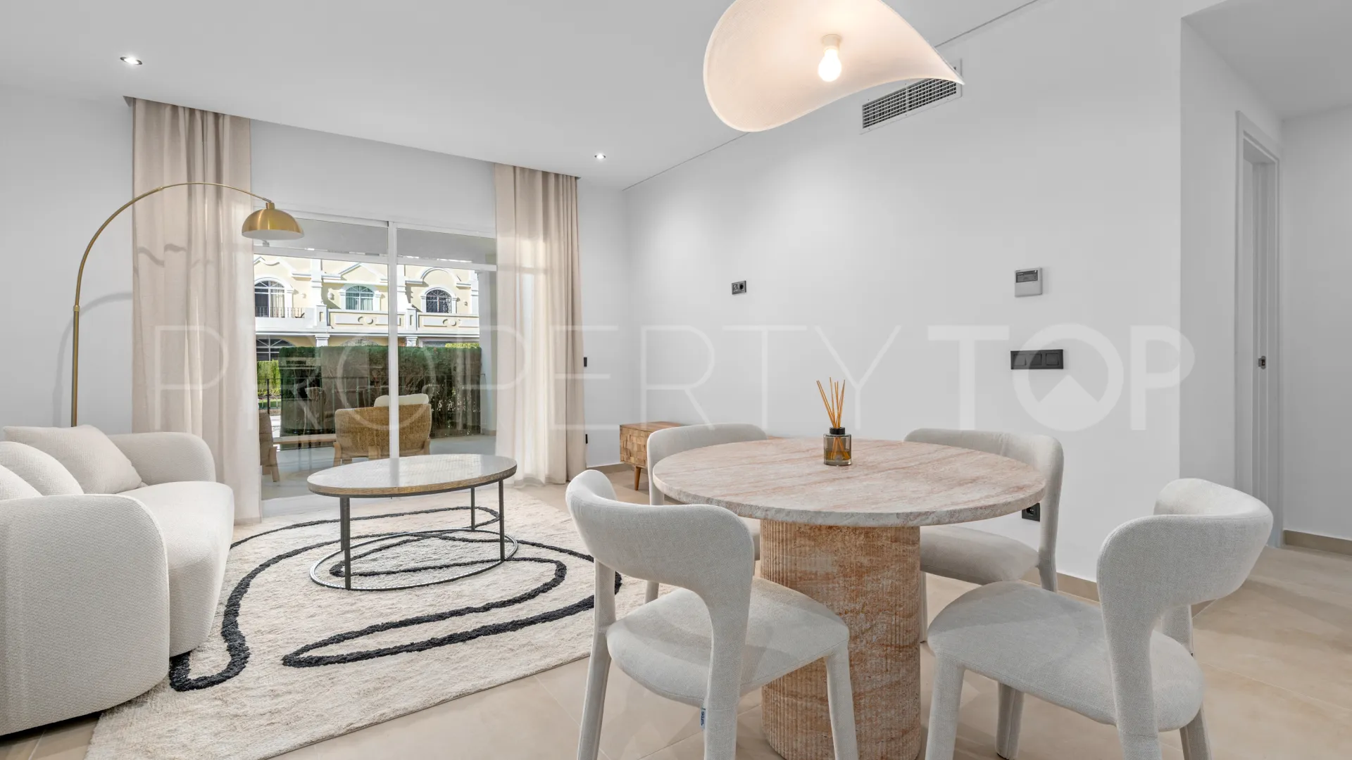 Buy ground floor apartment with 3 bedrooms in Aloha Gardens