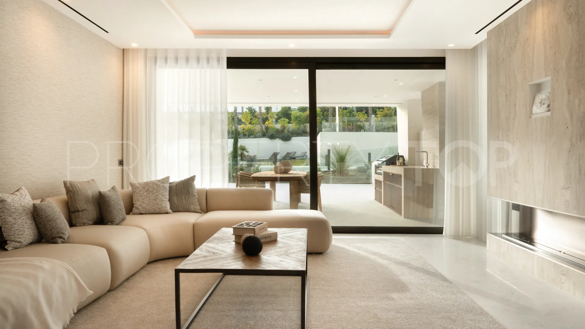 For sale ground floor duplex with 4 bedrooms in Epic Marbella