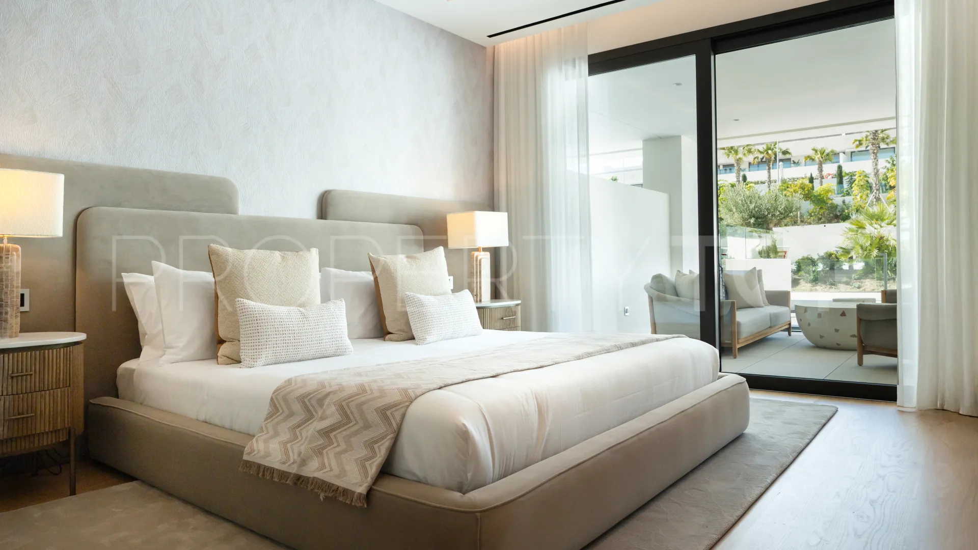 For sale ground floor duplex with 4 bedrooms in Epic Marbella