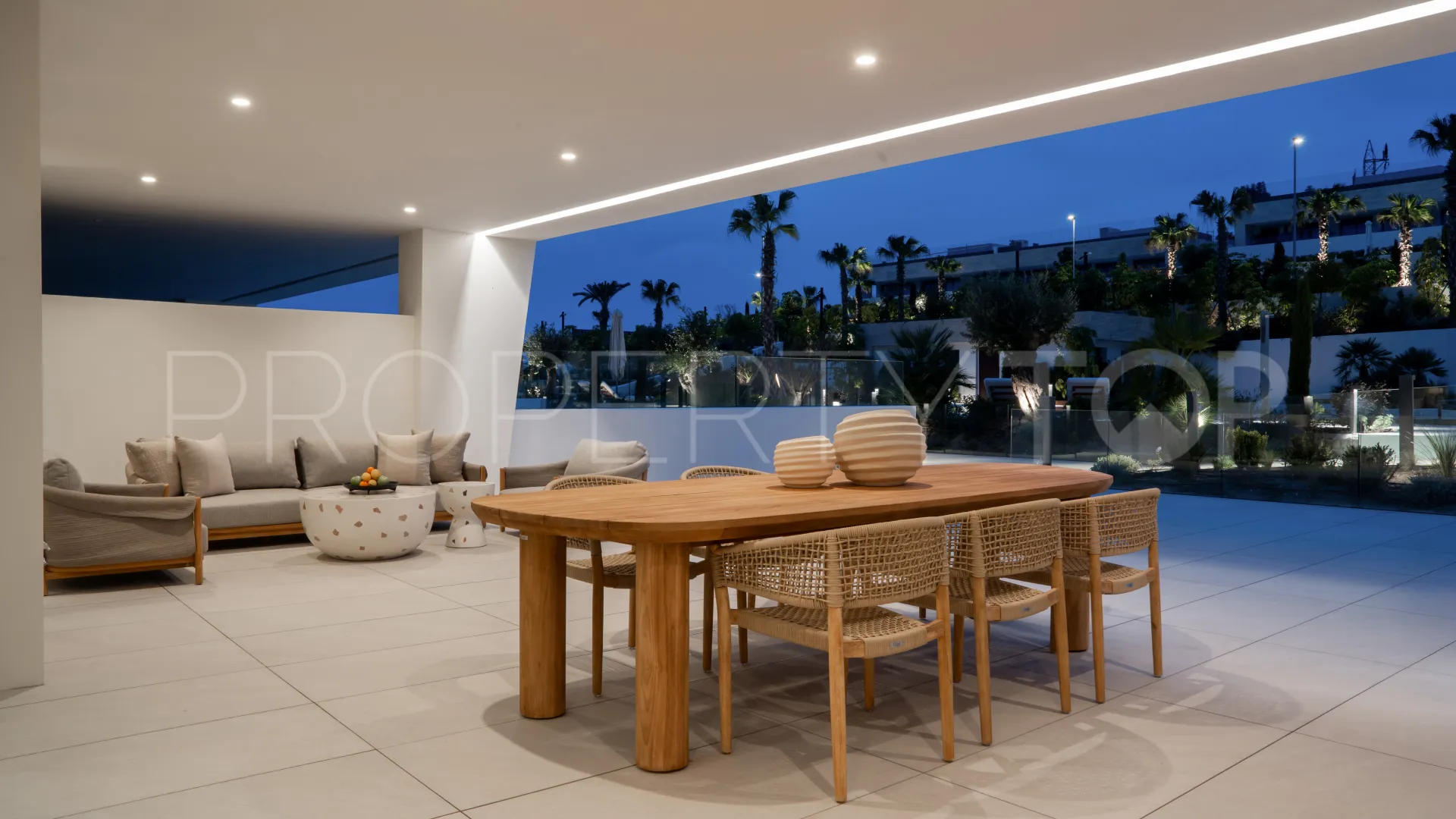 For sale ground floor duplex with 4 bedrooms in Epic Marbella
