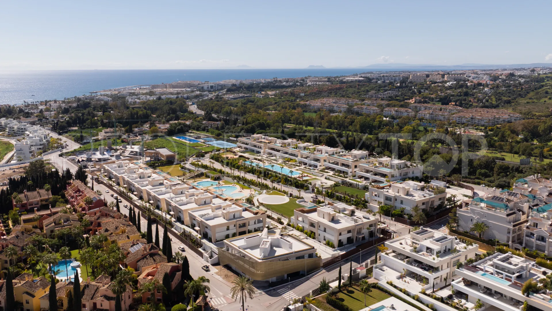 For sale ground floor duplex with 4 bedrooms in Epic Marbella