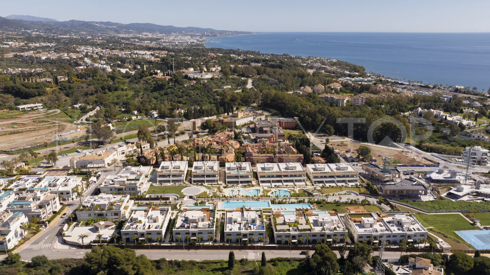 For sale ground floor duplex with 4 bedrooms in Epic Marbella