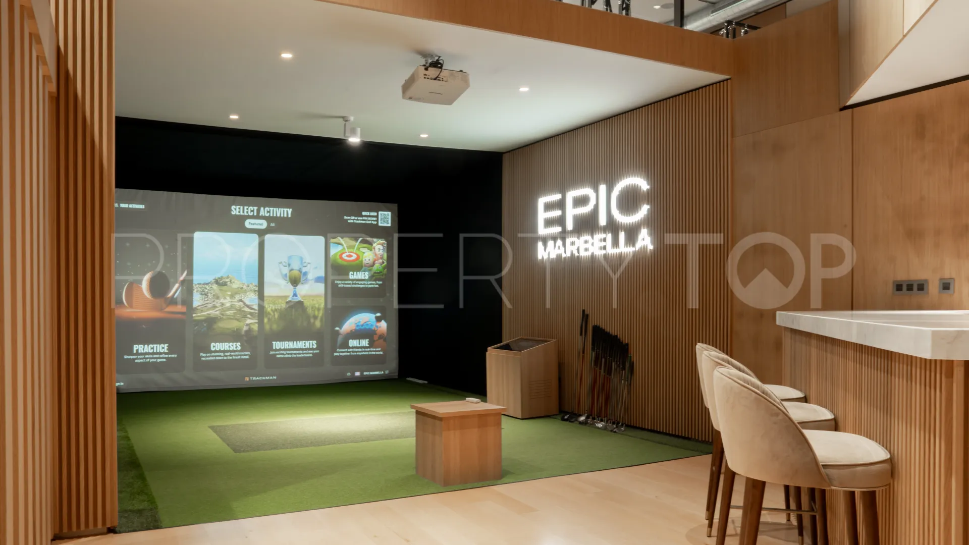 For sale ground floor duplex with 4 bedrooms in Epic Marbella
