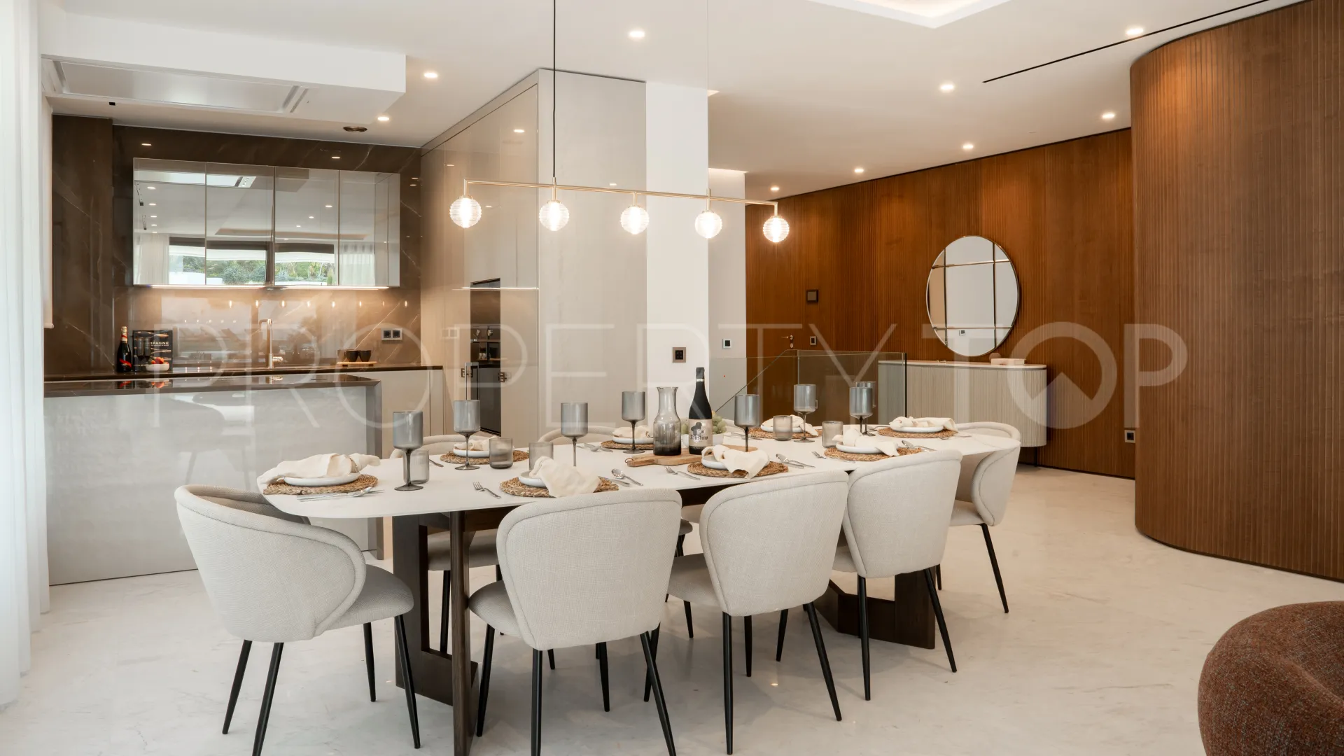 For sale ground floor duplex with 4 bedrooms in Epic Marbella