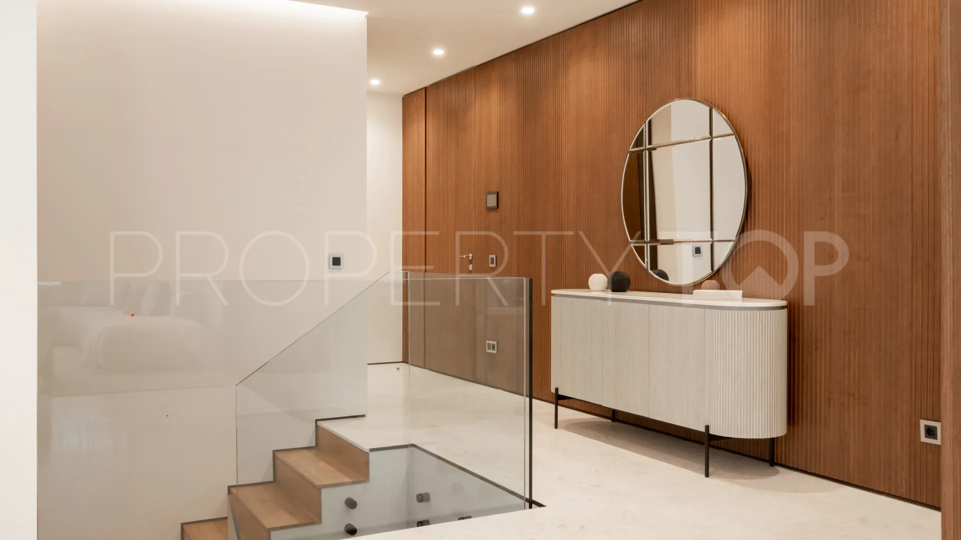 For sale ground floor duplex with 4 bedrooms in Epic Marbella