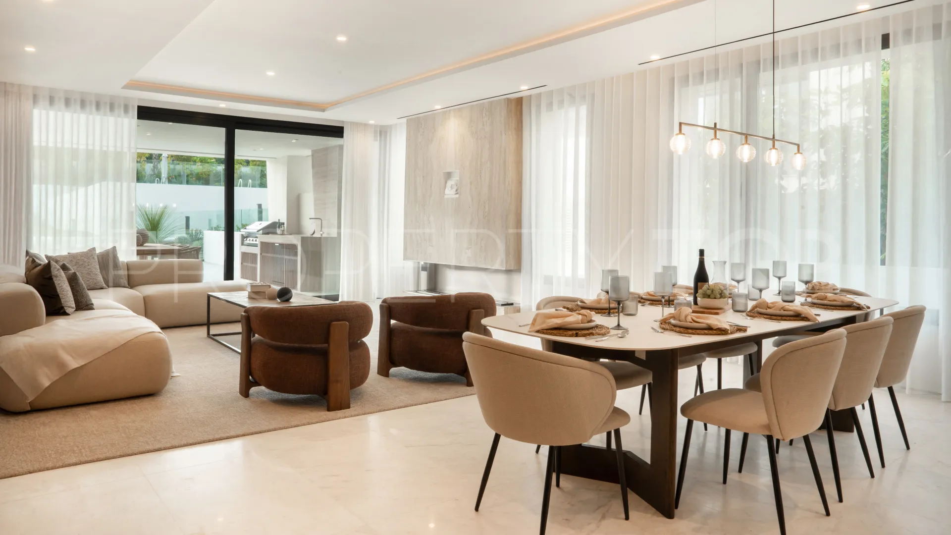For sale ground floor duplex with 4 bedrooms in Epic Marbella