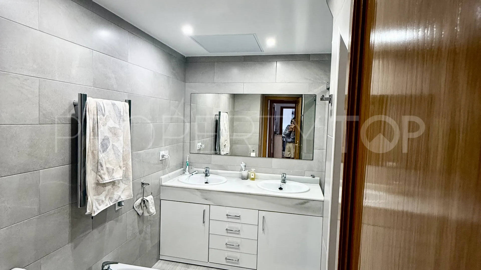 Atico duplex en venta con 3 dormitorios en Selwo