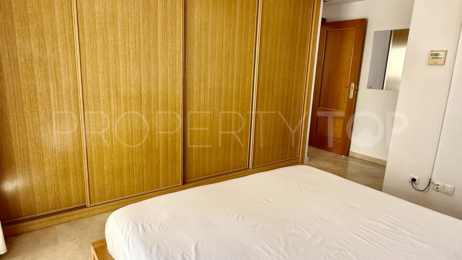 Atico duplex en venta con 3 dormitorios en Selwo