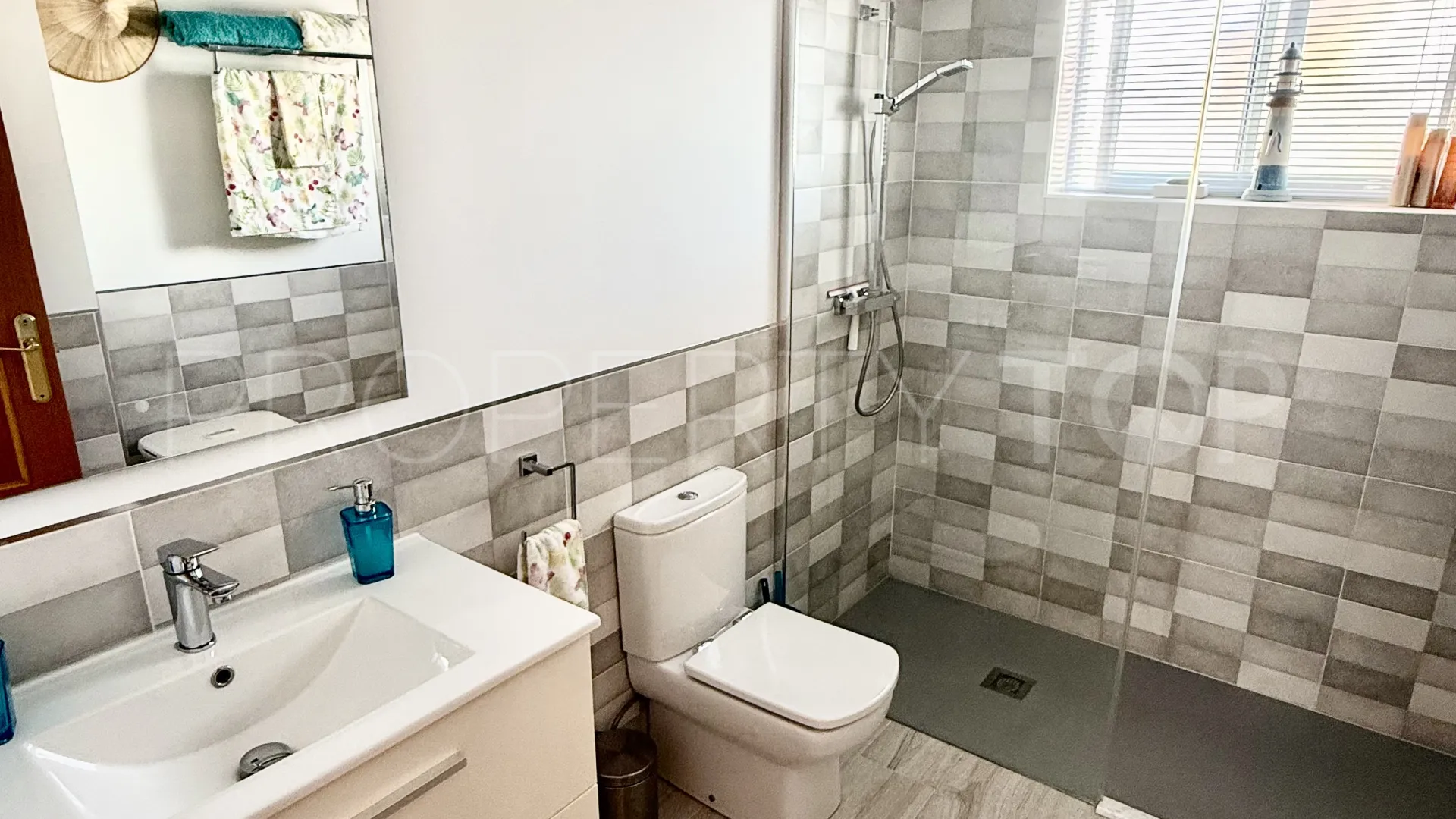 Atico duplex en venta con 3 dormitorios en Selwo