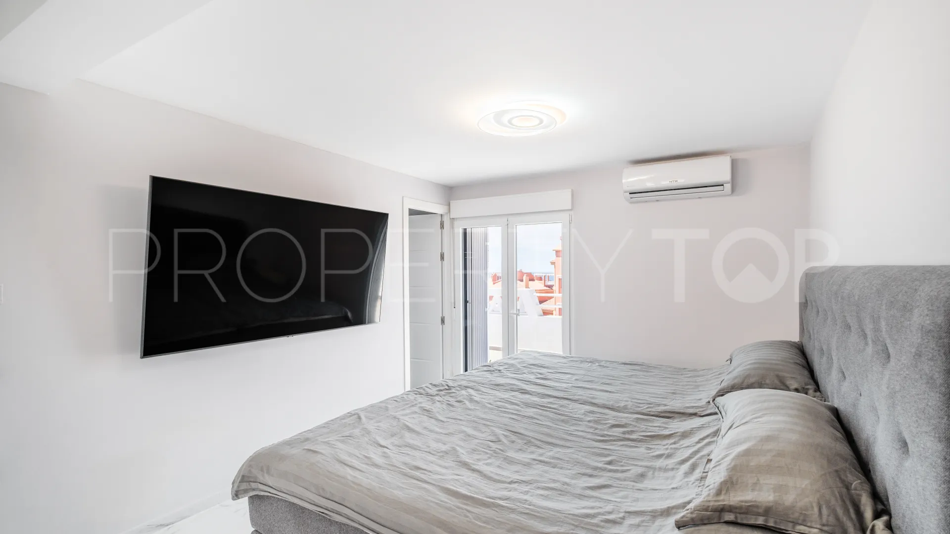 Buy 4 bedrooms town house in Cabopino