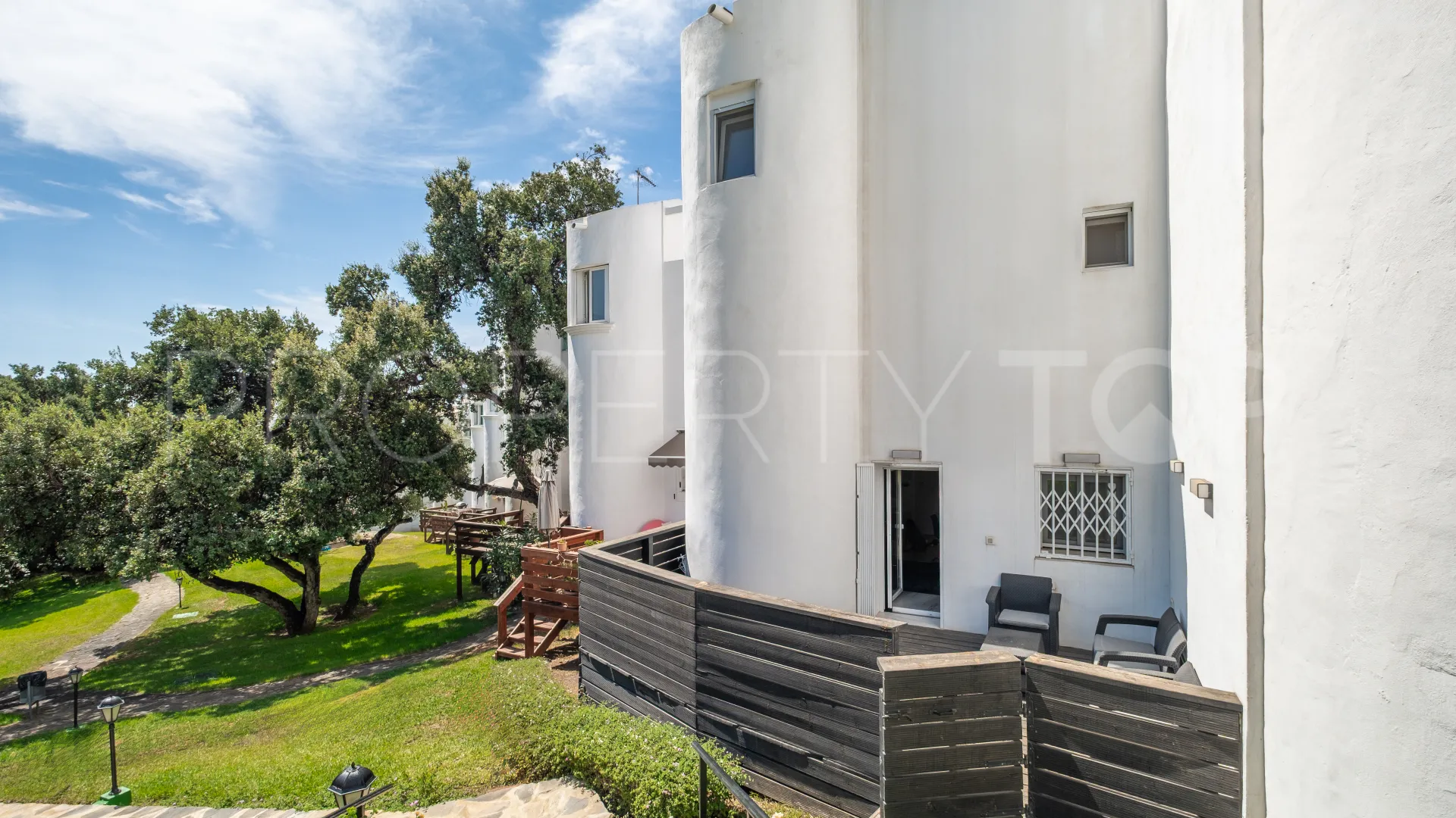 Buy 4 bedrooms town house in Cabopino