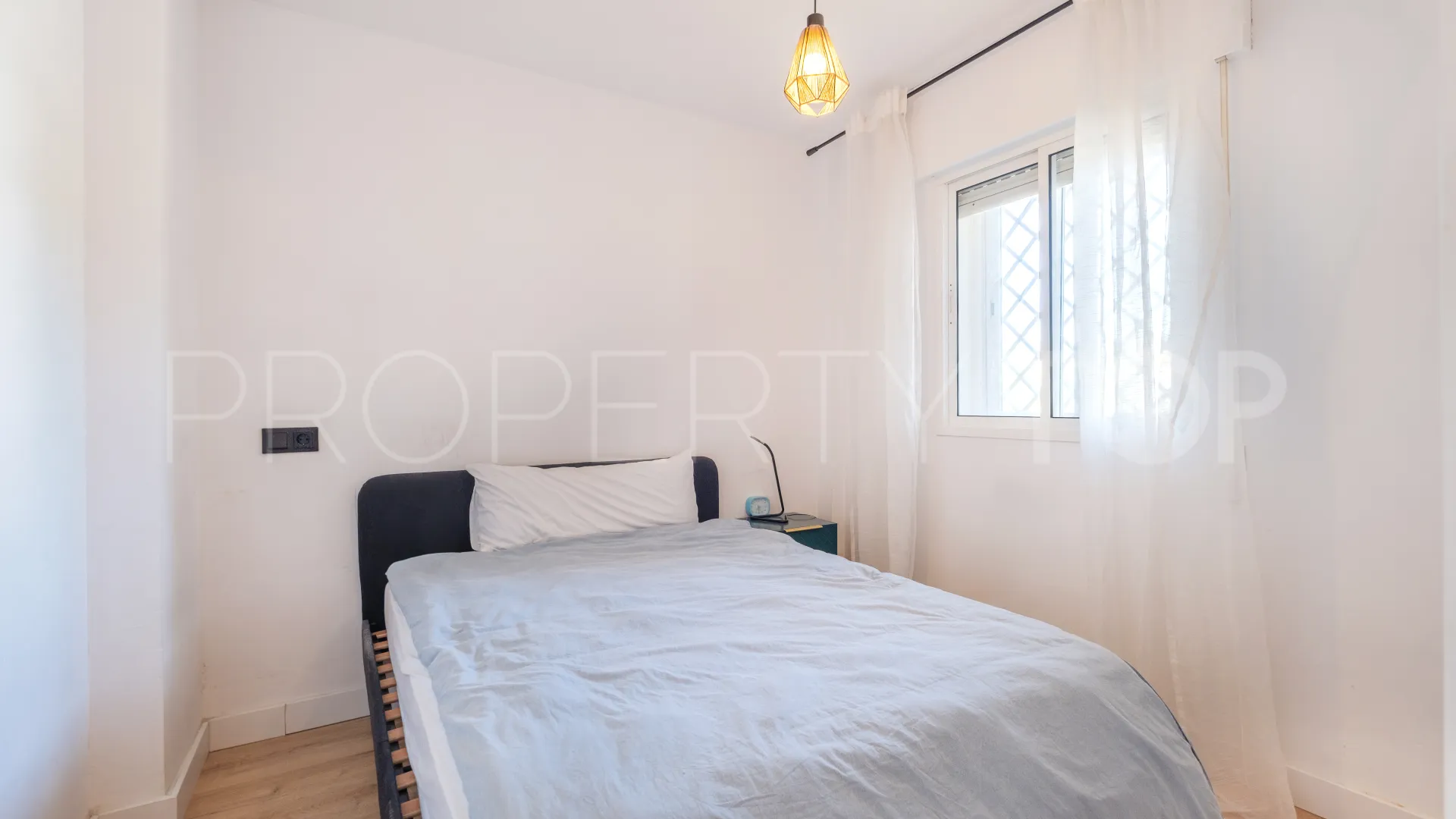 Buy apartment in Cabopino