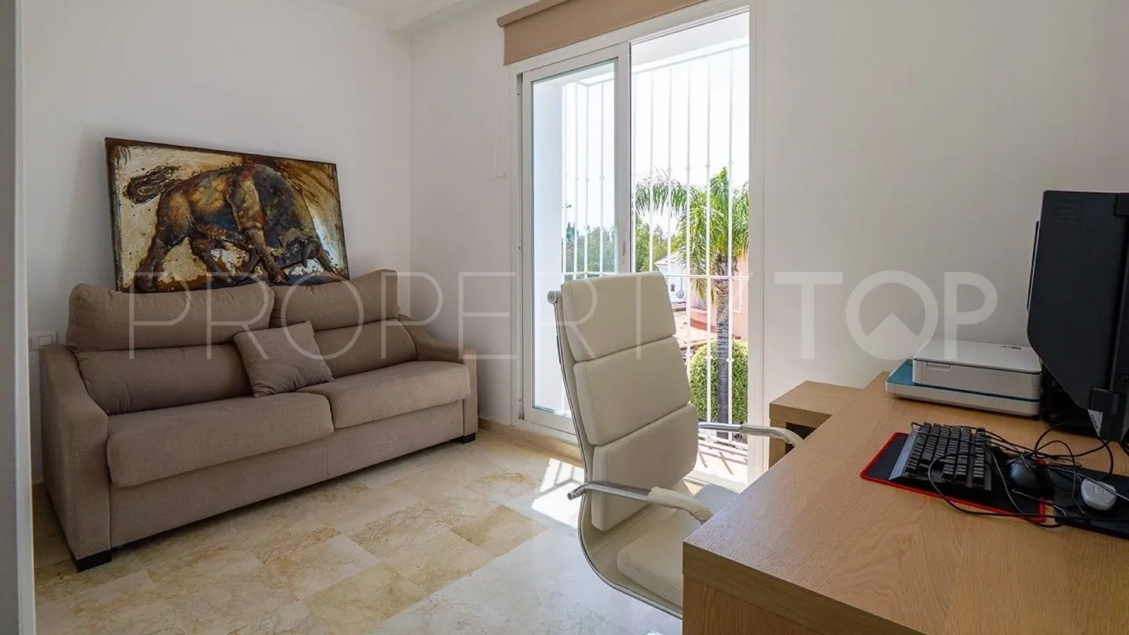 Buy town house in Aloha Lake Village