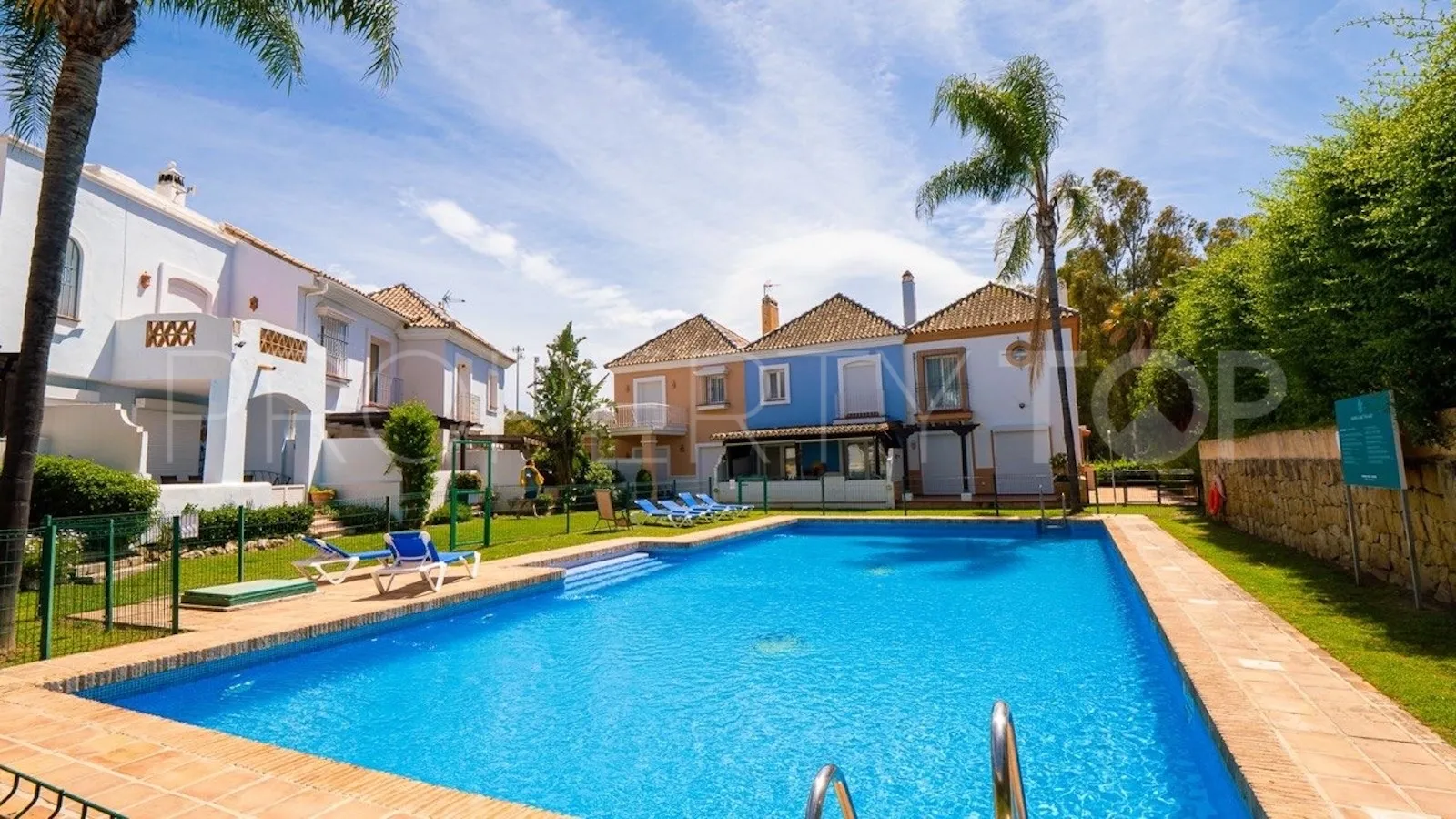 Buy town house in Aloha Lake Village