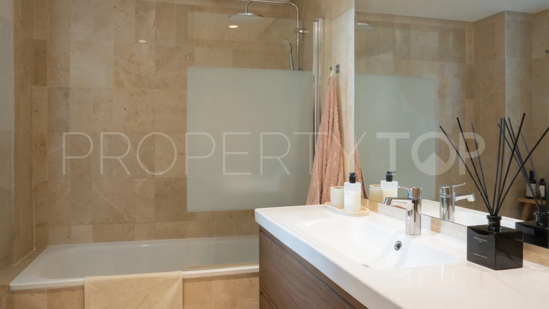 3 bedrooms ground floor apartment in El Presidente for sale