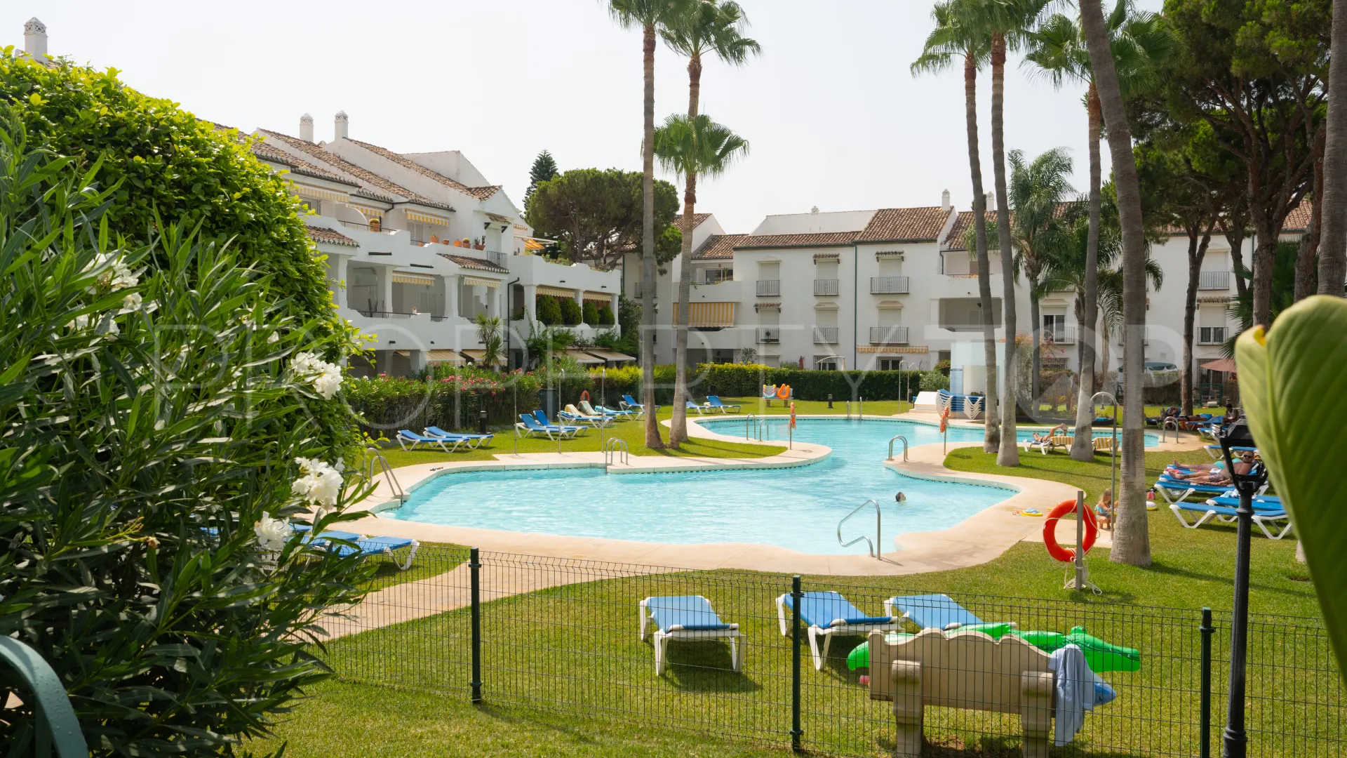 3 bedrooms ground floor apartment in El Presidente for sale