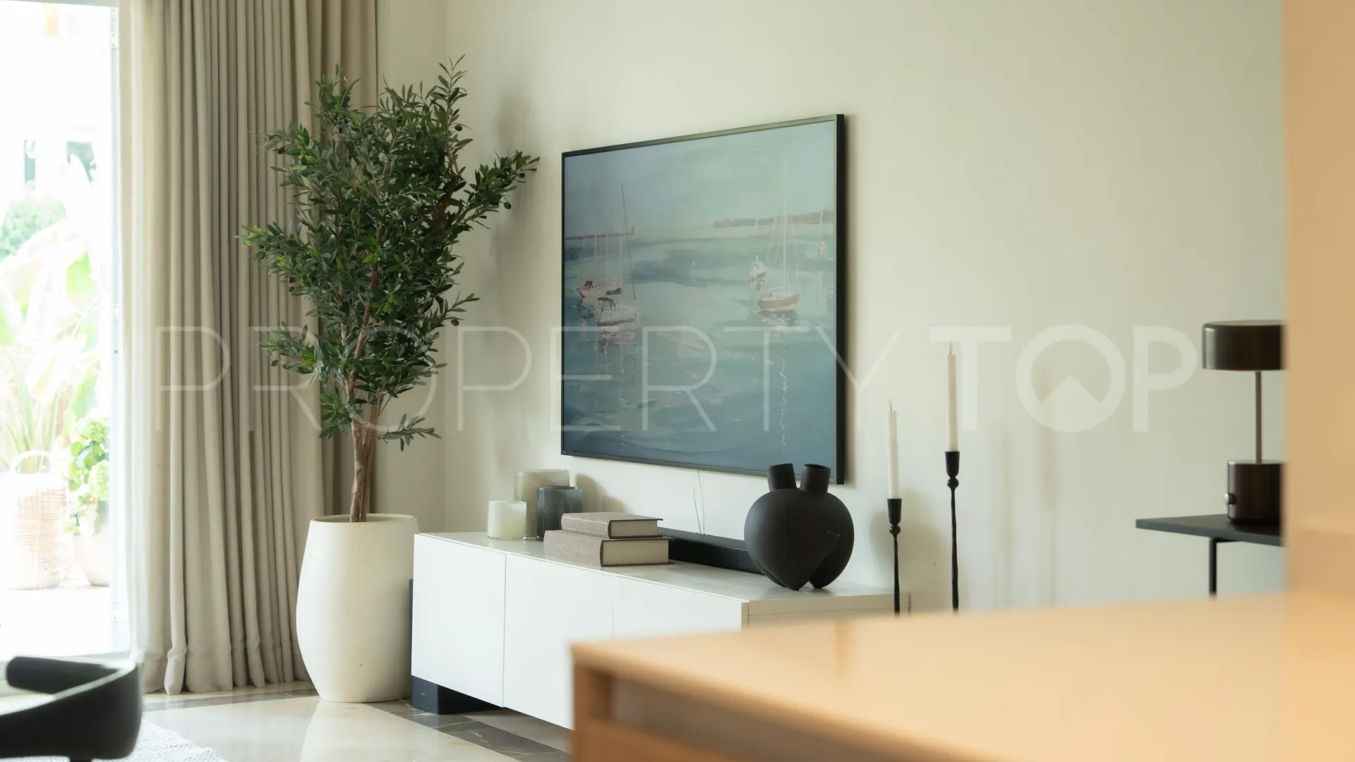 For sale ground floor apartment in El Presidente