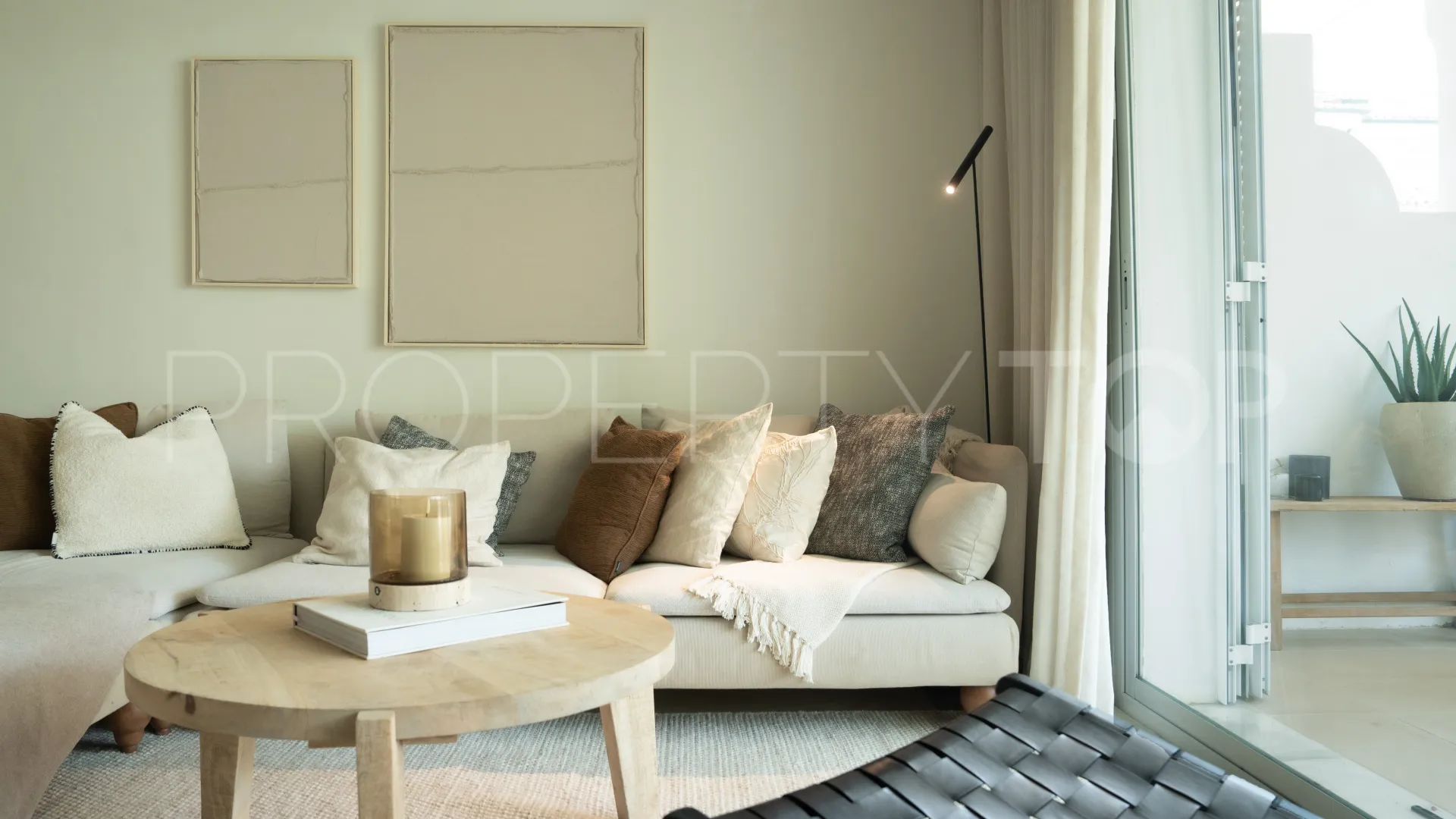For sale ground floor apartment in El Presidente