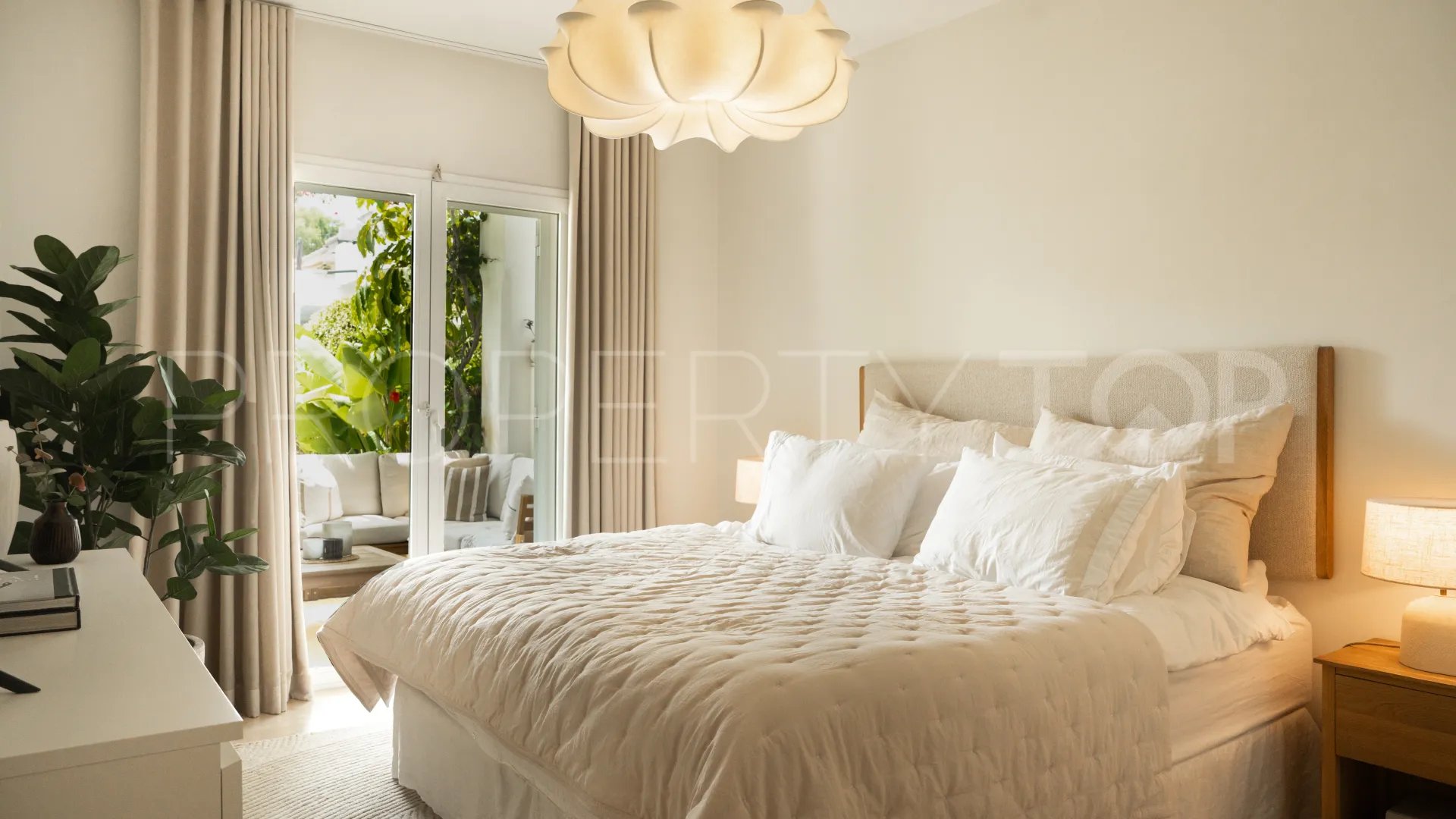 For sale ground floor apartment in El Presidente