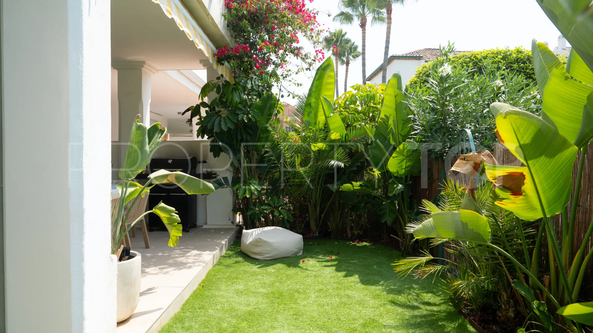 For sale ground floor apartment in El Presidente