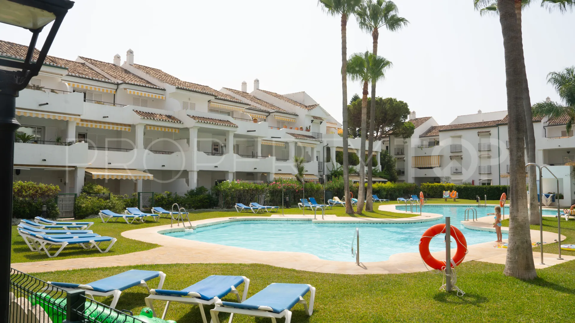 For sale ground floor apartment in El Presidente