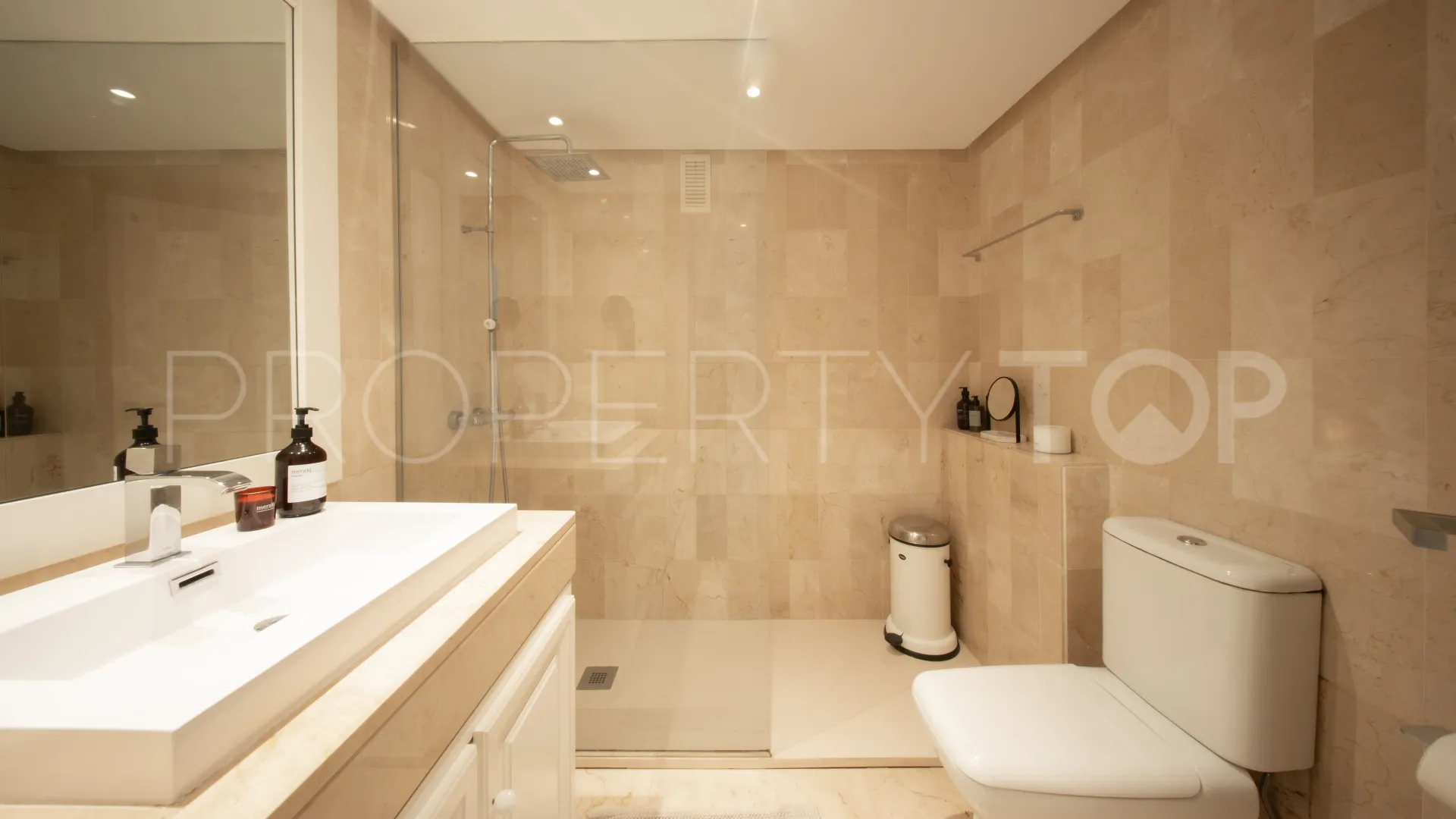 For sale ground floor apartment in El Presidente